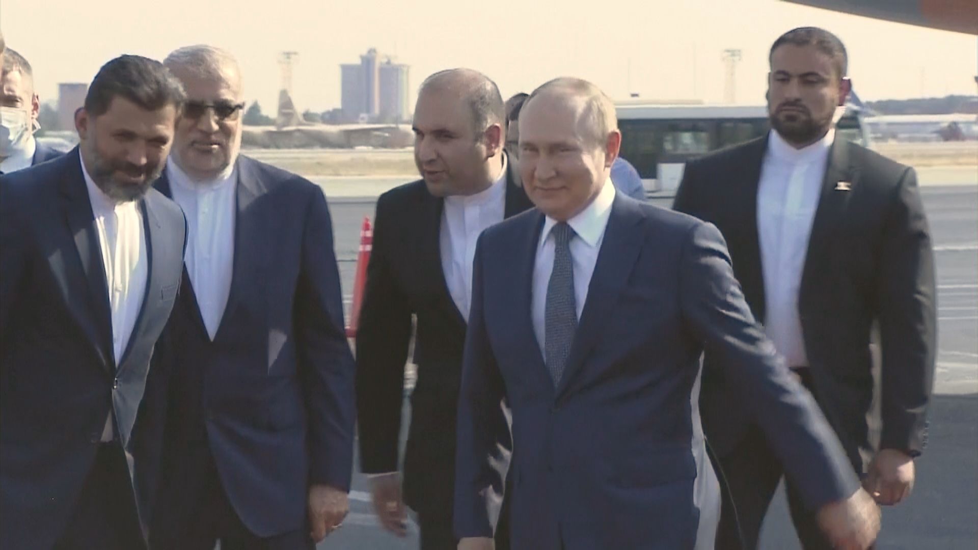 俄羅斯總統普京抵達伊朗展開訪問