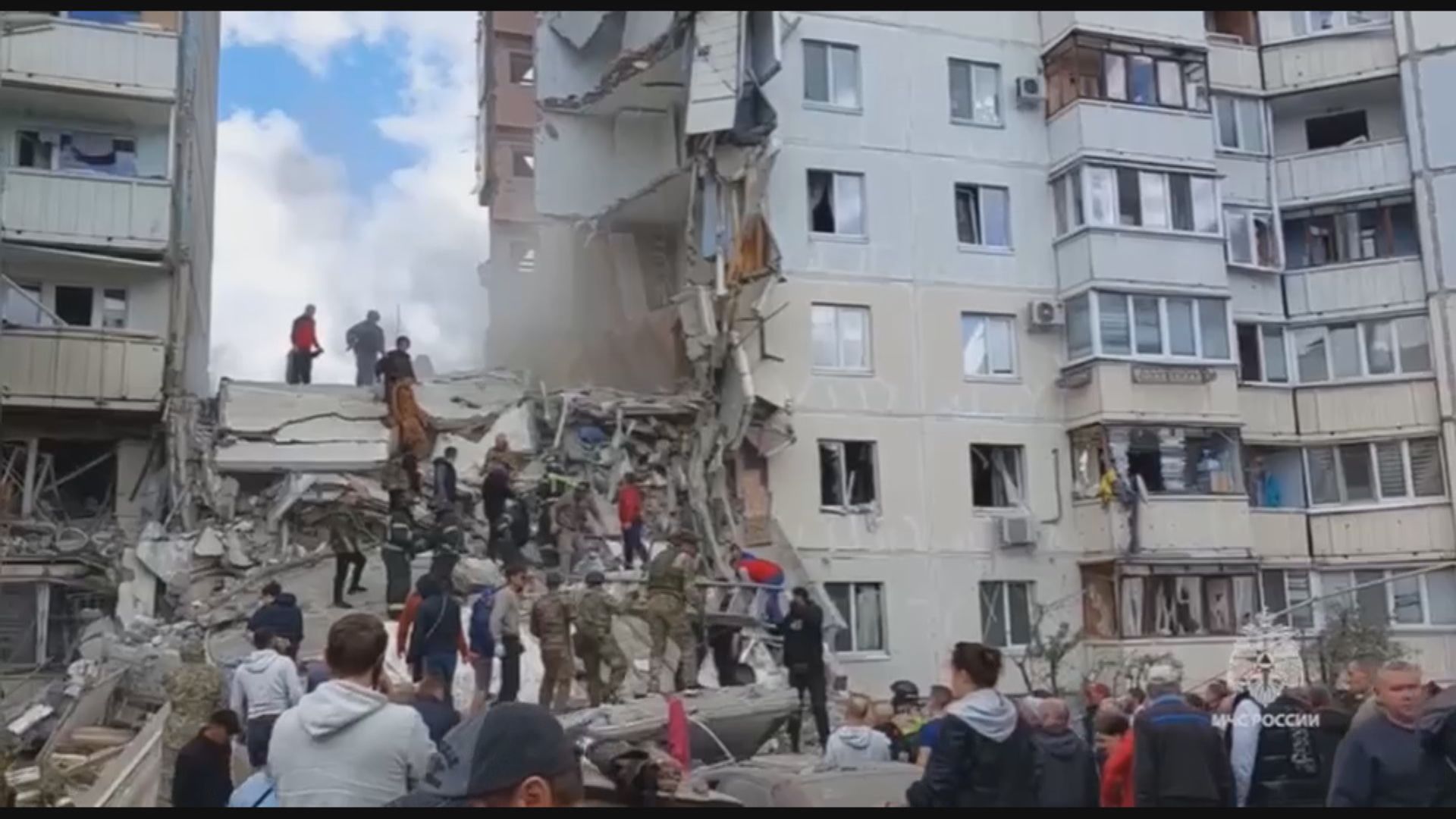 俄羅斯別爾哥羅德樓宇倒塌現場陸續發現遇難者遺體