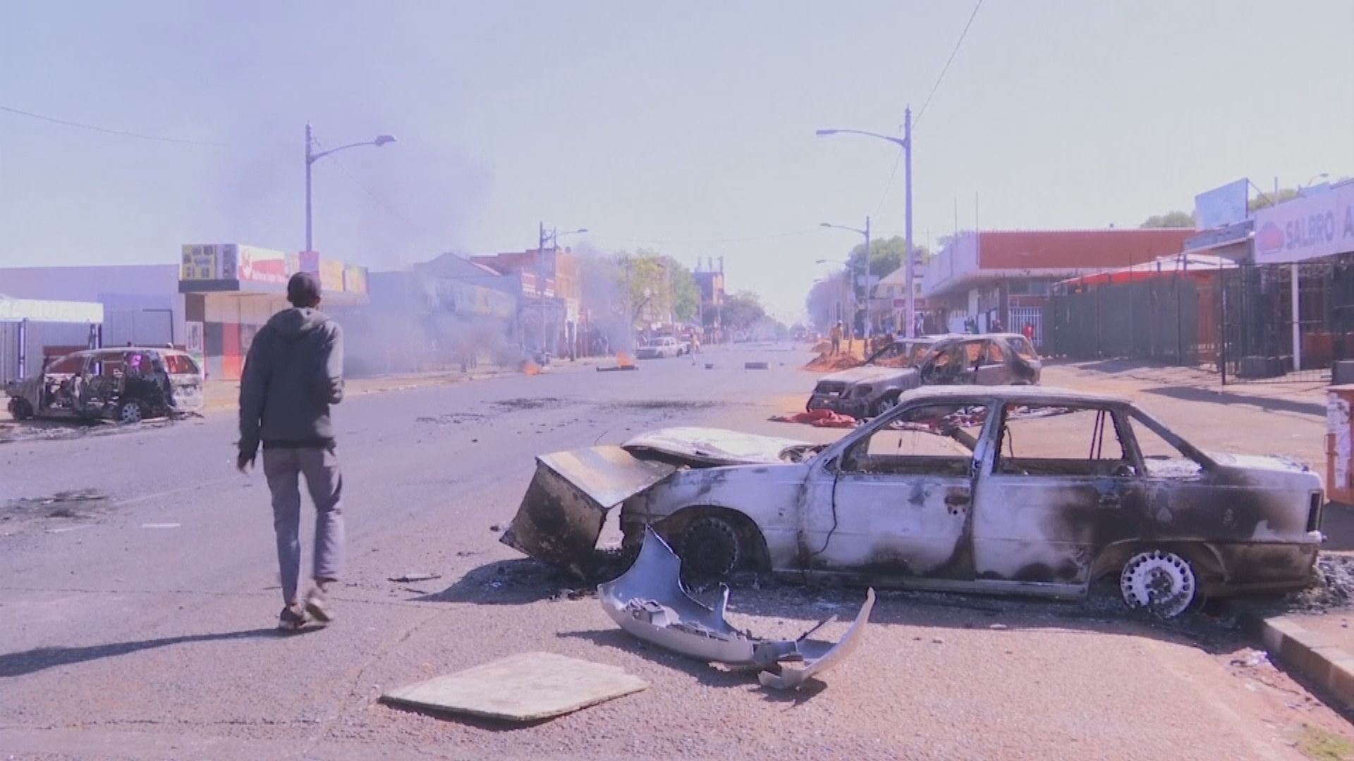南非排外騷亂最少10人死亡