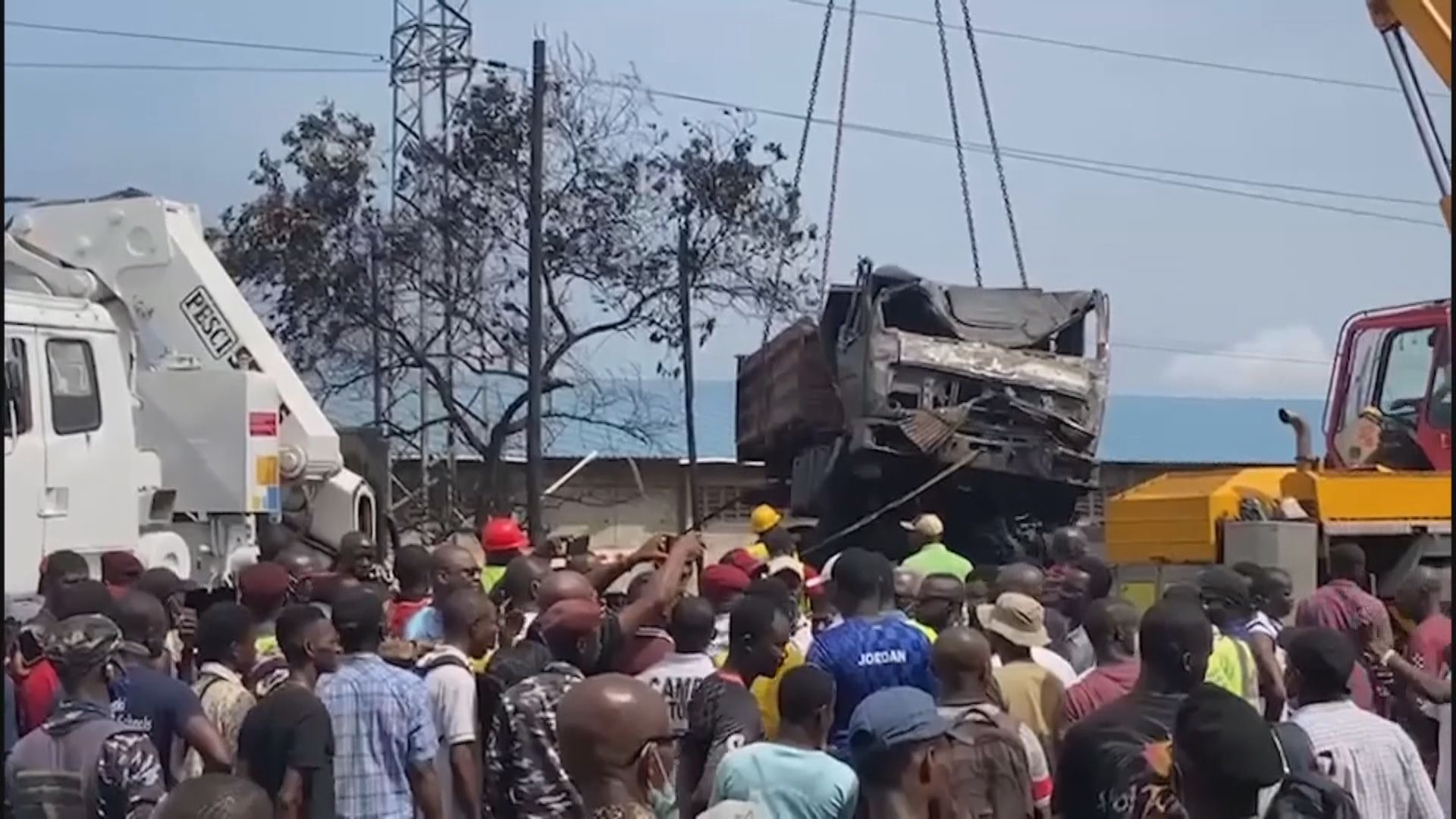 塞拉利昂運油車爆炸至少108人喪生