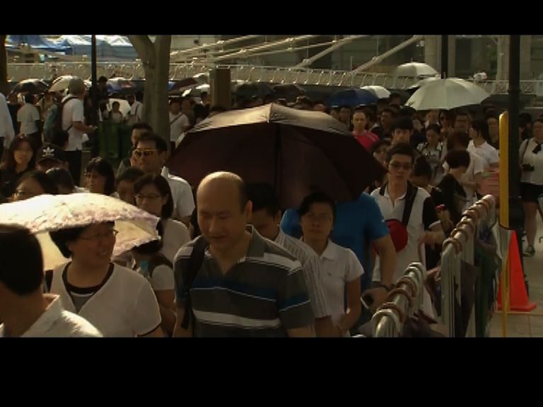 
新加坡重新讓市民排隊瞻仰國父