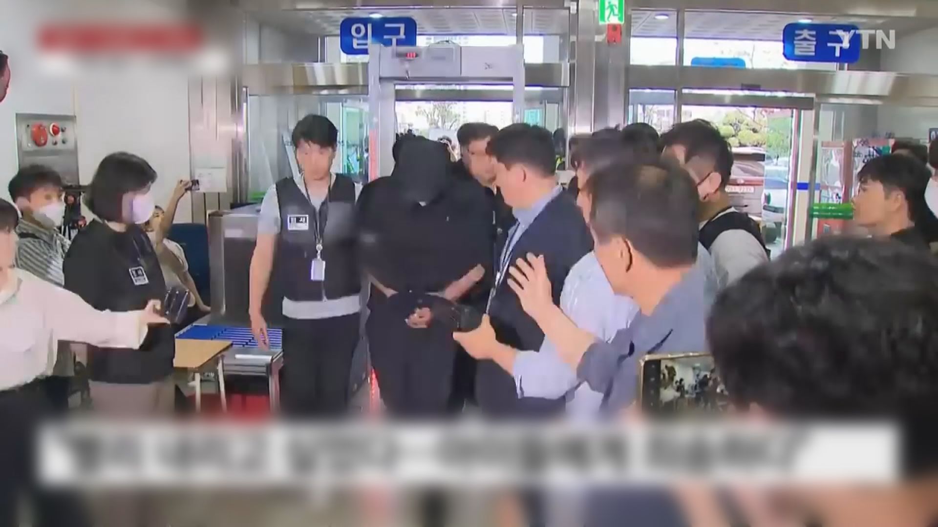 韓亞內陸機艙門打開事件 法院批准逮捕男疑犯