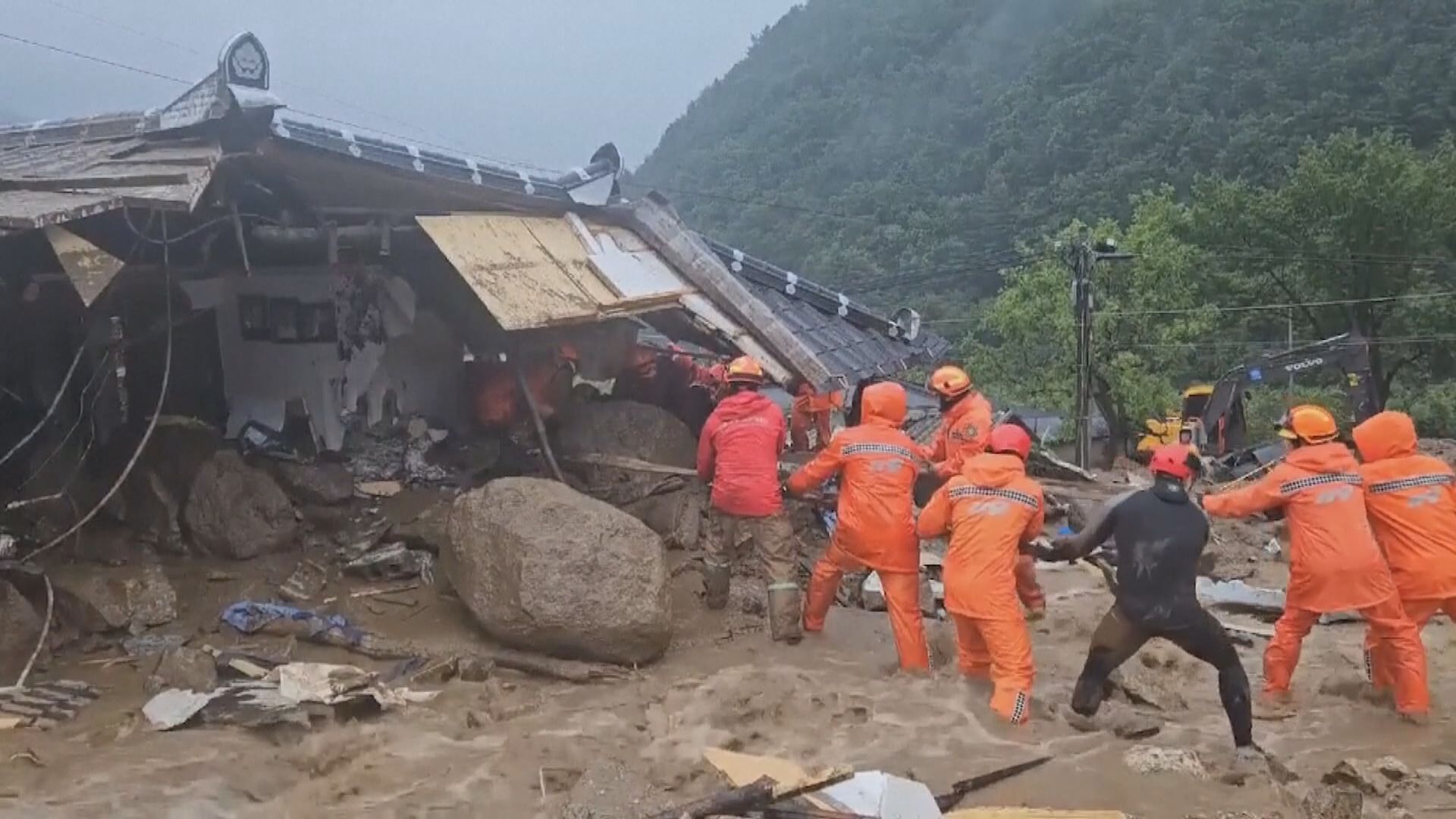 南韓洪水浸隧道多人死亡 當局沒實施車輛管制受質疑
