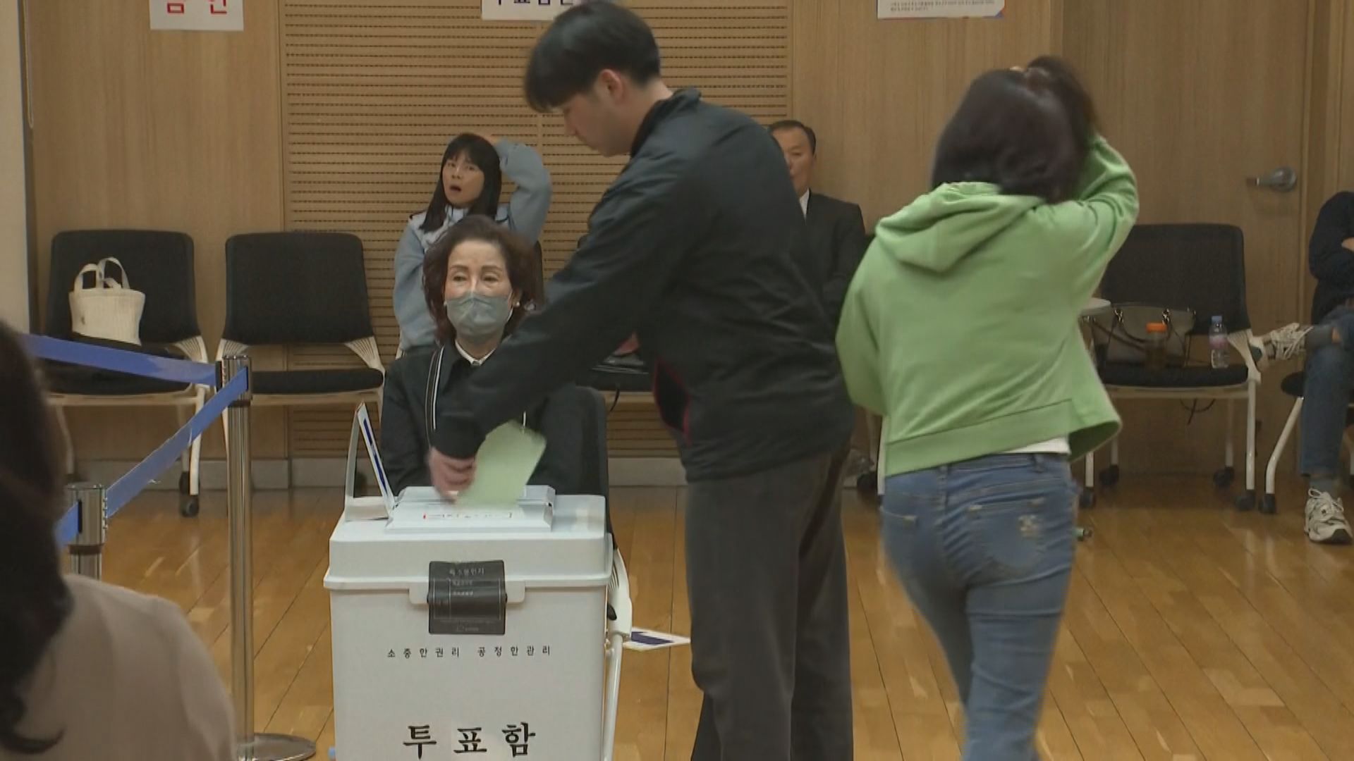 南韓國會選舉開始投票