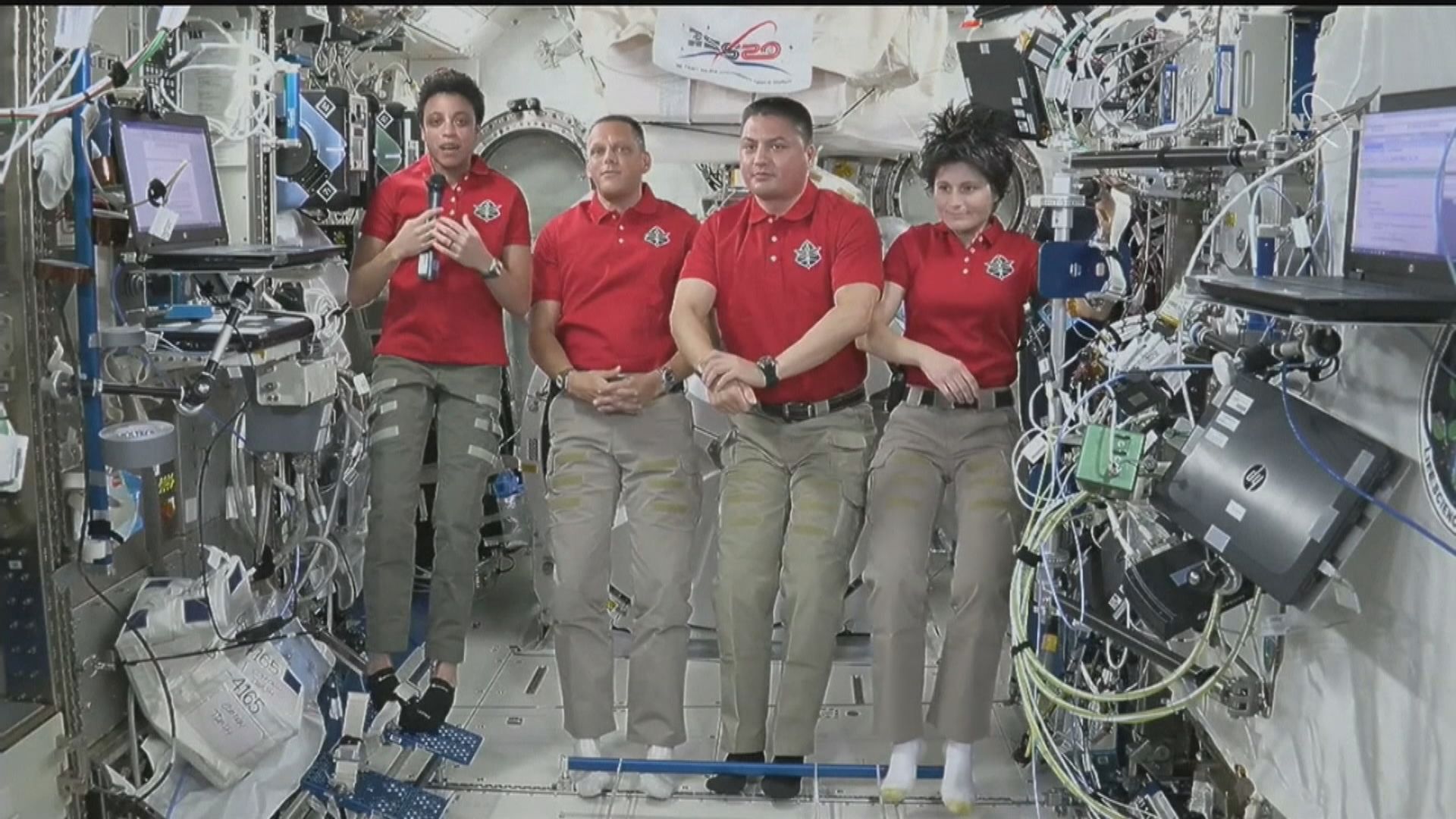 國際太空站四名太空人返回地球