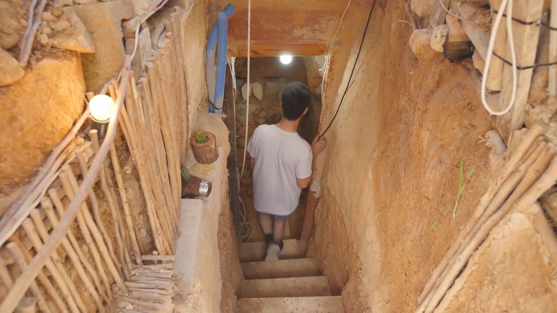 西班牙青年花6年挖出地洞屋
