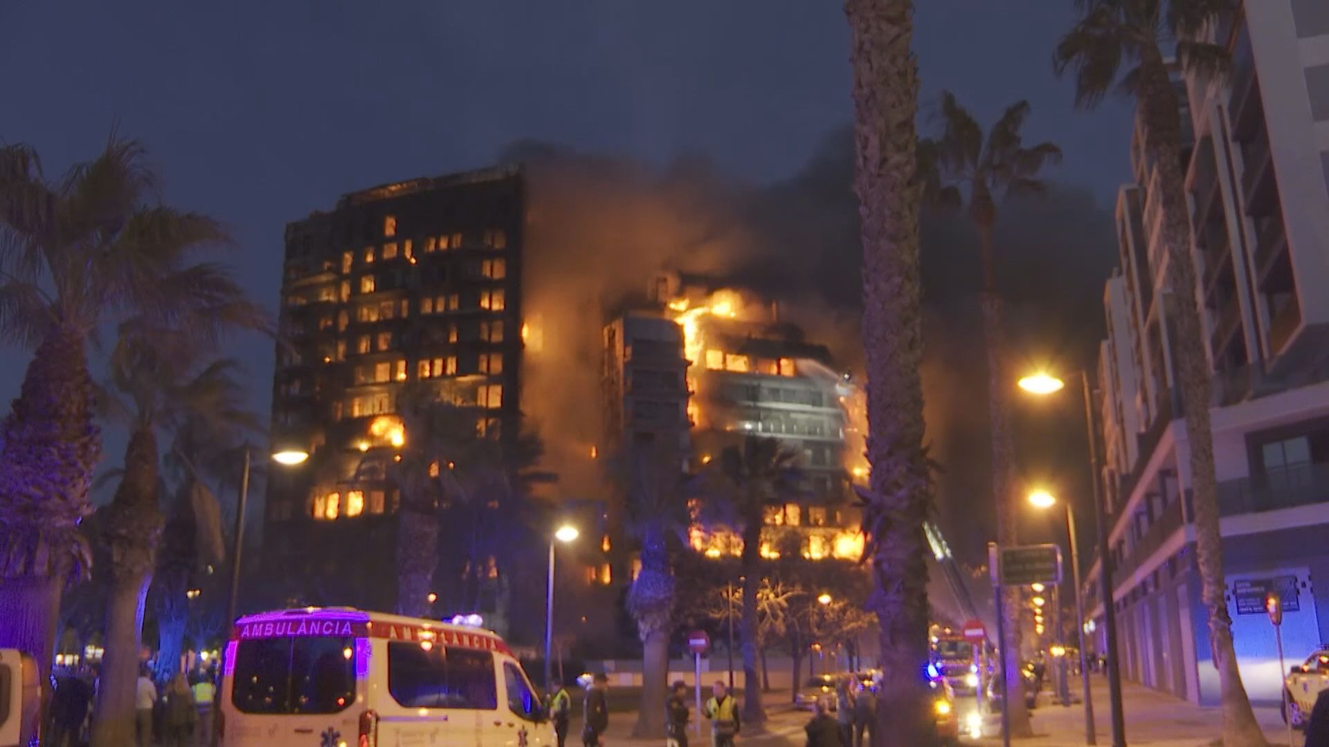 西班牙瓦倫西亞住宅大廈大火增至10死