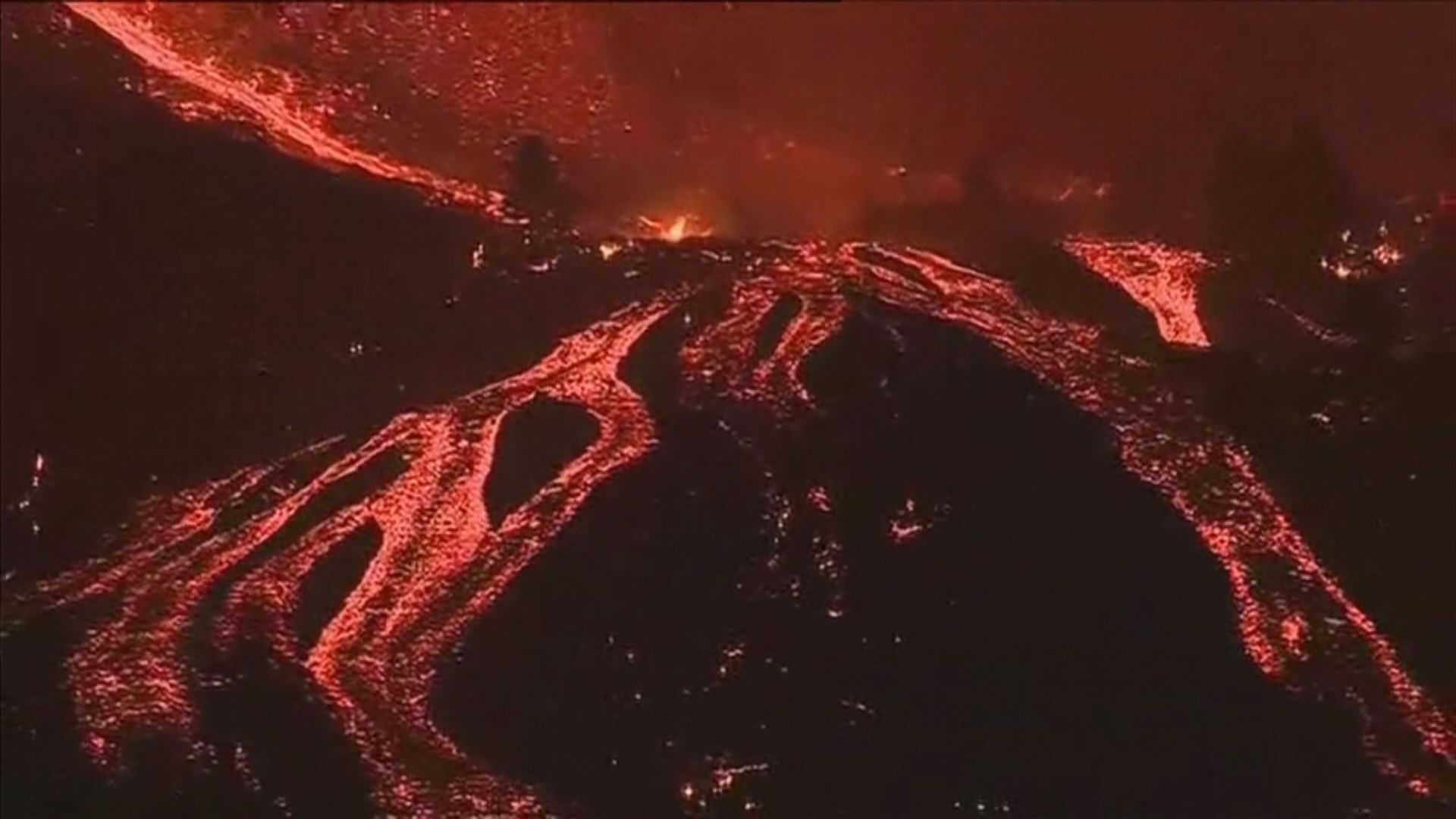 西班牙拉帕爾馬島老昆布雷火山爆發近萬人疏散