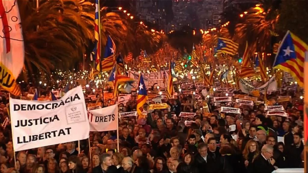 巴塞羅那有民眾要求釋放政治領袖