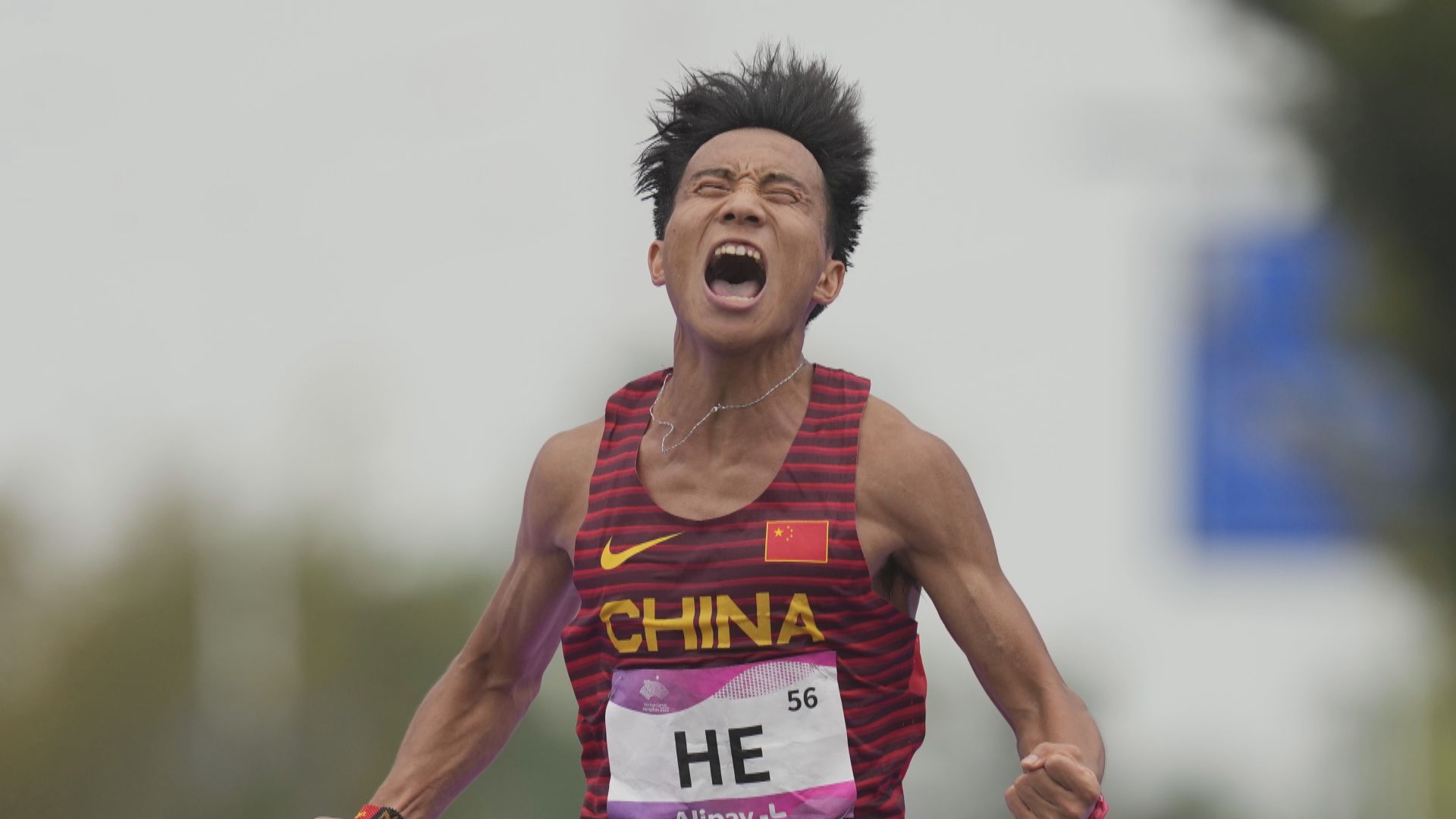 杭州亞運 何杰為中國贏得歷來首面男子馬拉松亞運金牌
