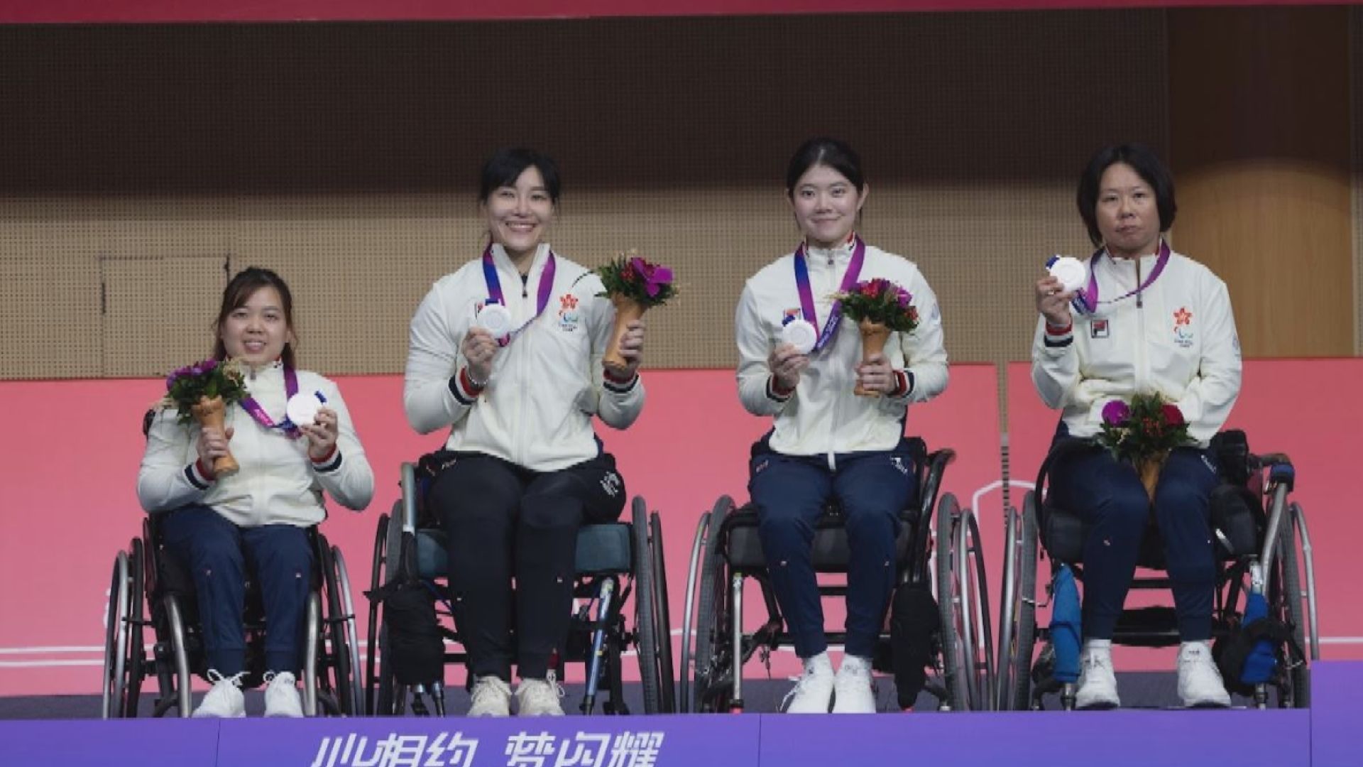 杭州亞殘運 港隊輪椅劍擊女花團體及男佩團體均摘銀