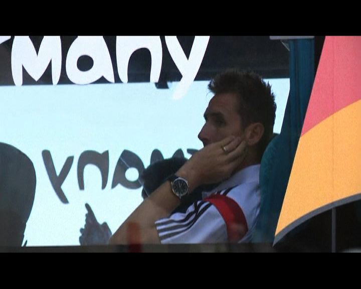 
德國隊帶同世界盃離開巴西
