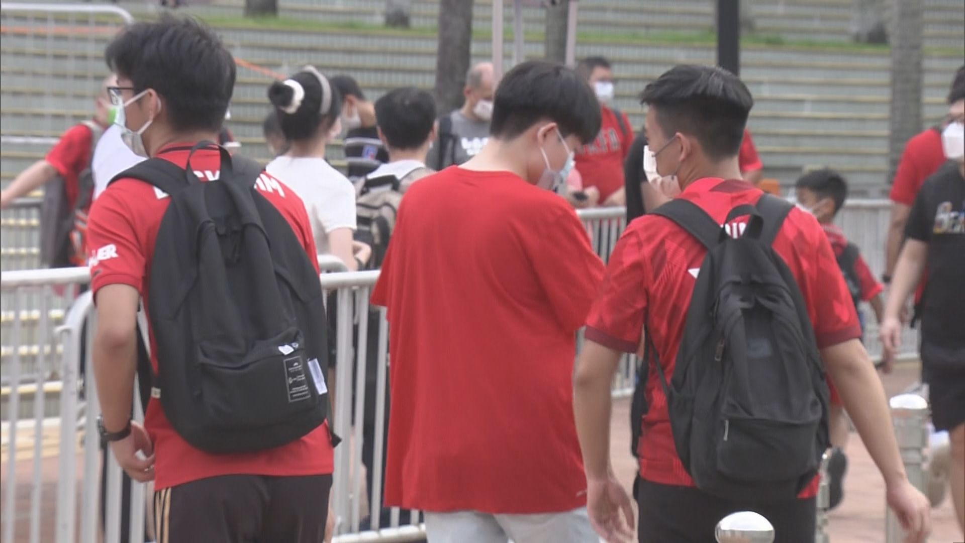 國際足球友誼賽香港對緬甸大球場作賽　大批球迷入場支持