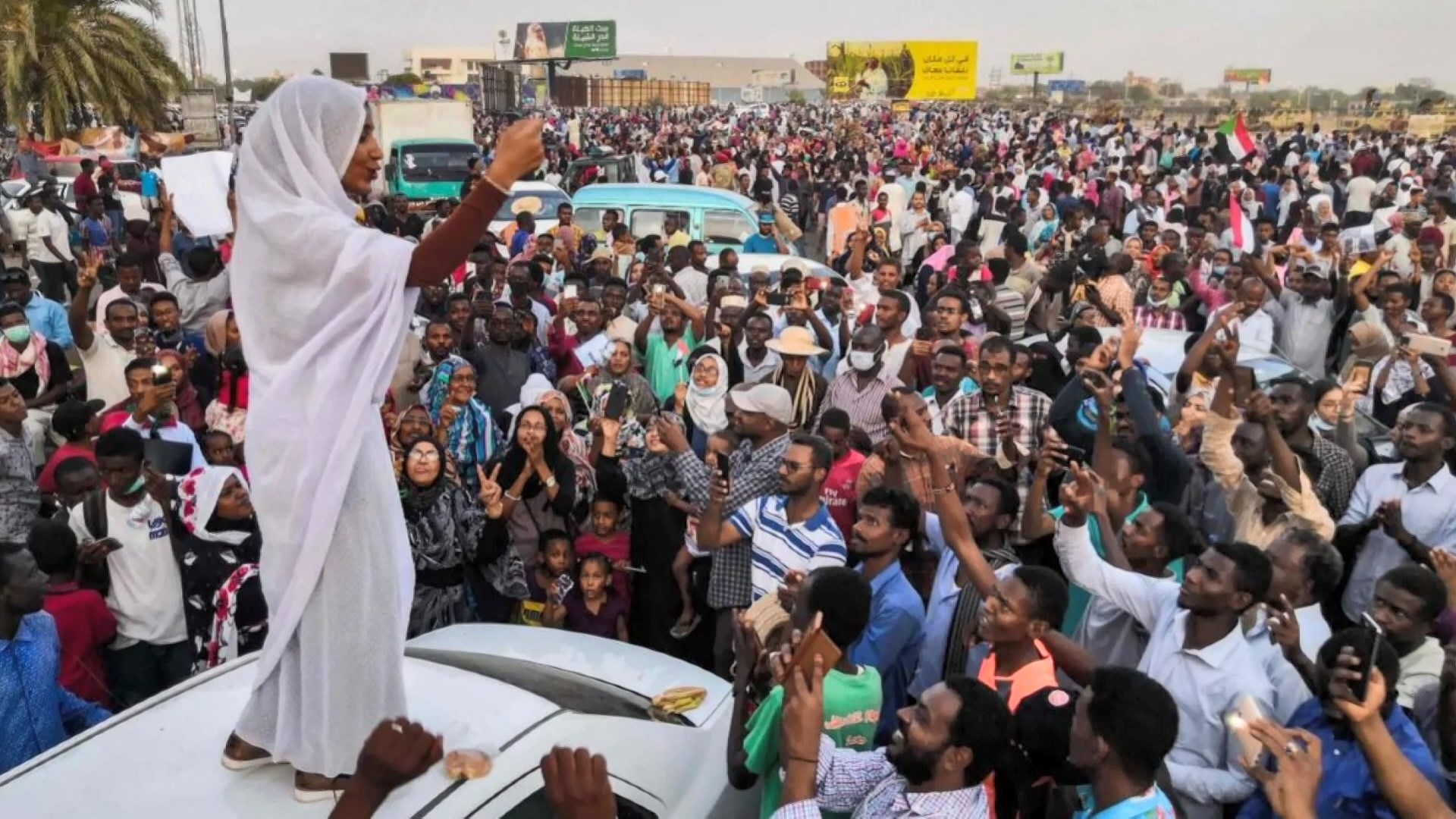 年輕女子薩拉赫成為蘇丹反政府示威象徵