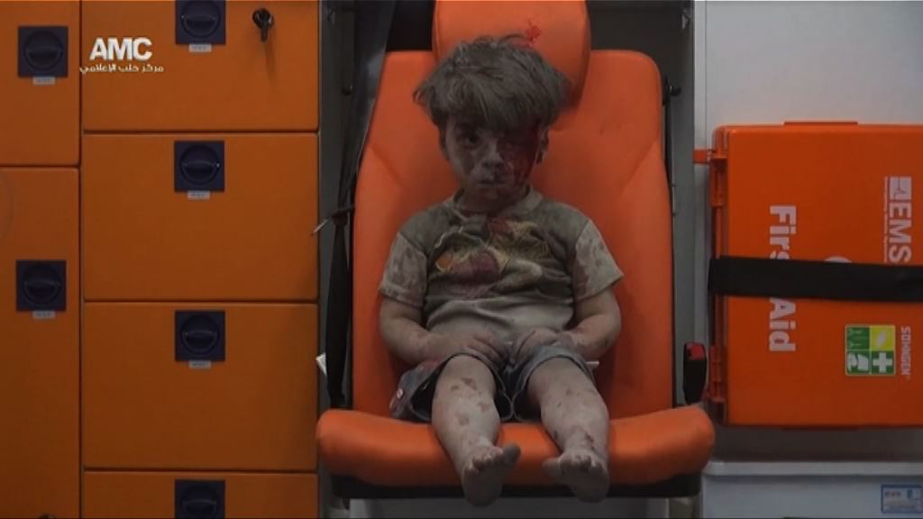 敘利亞內戰　男童獲救一幕惹關注