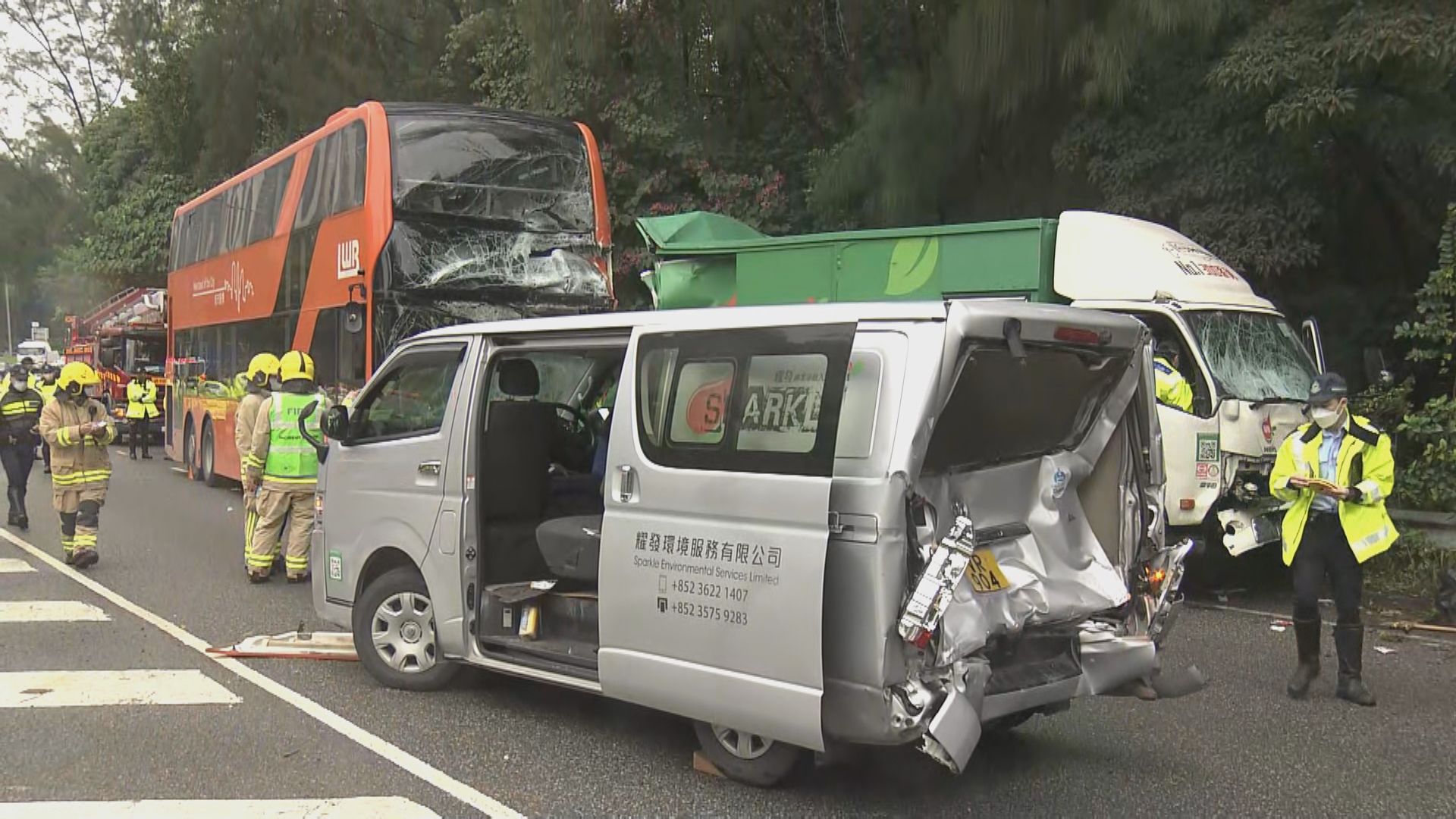 東涌東交匯處交通意外　至少一死十一傷