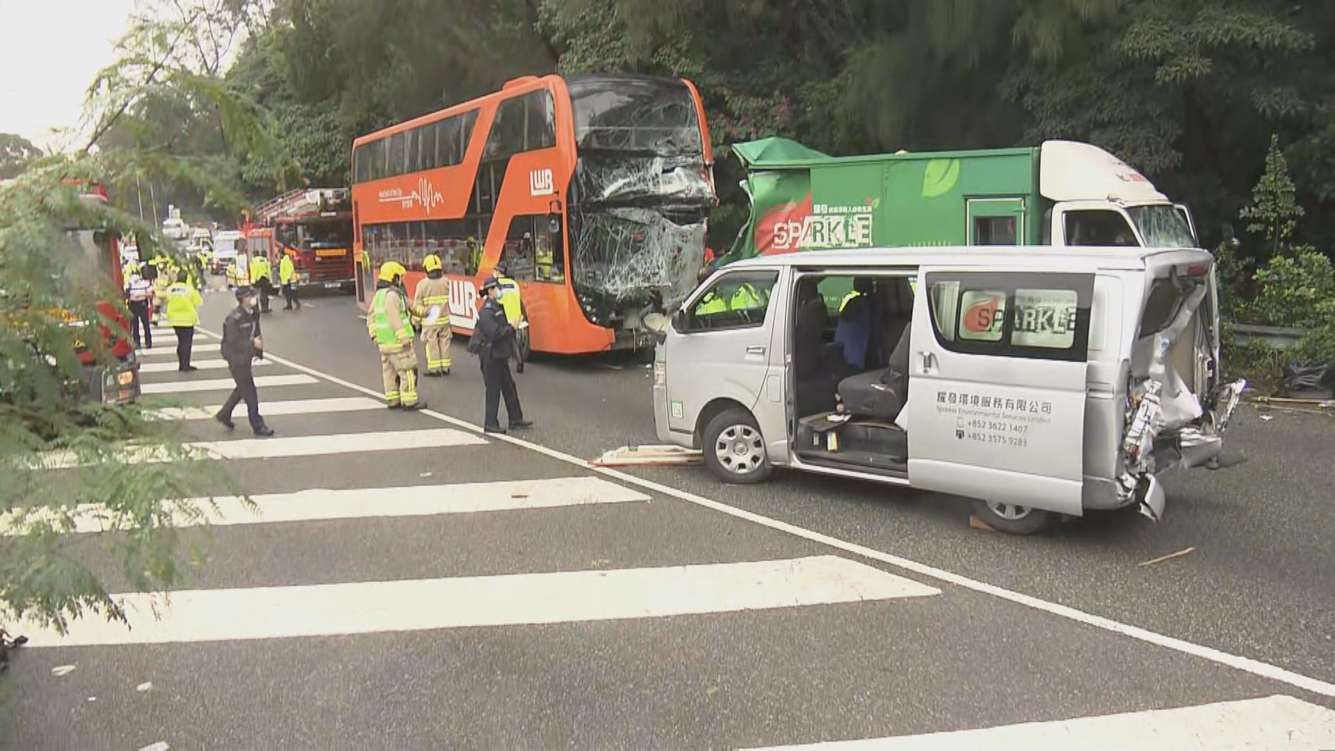 東涌兩死交通意外　現場未有煞車痕警拘28歲巴士司機危駕   