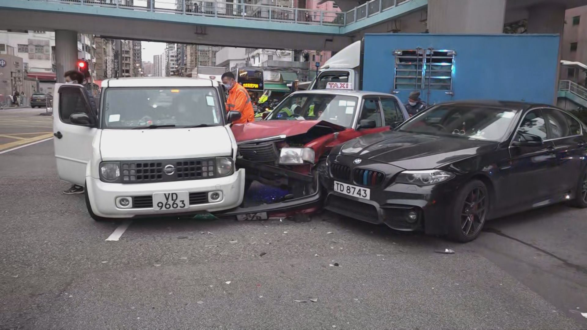 旺角三車相撞　七人受傷送院