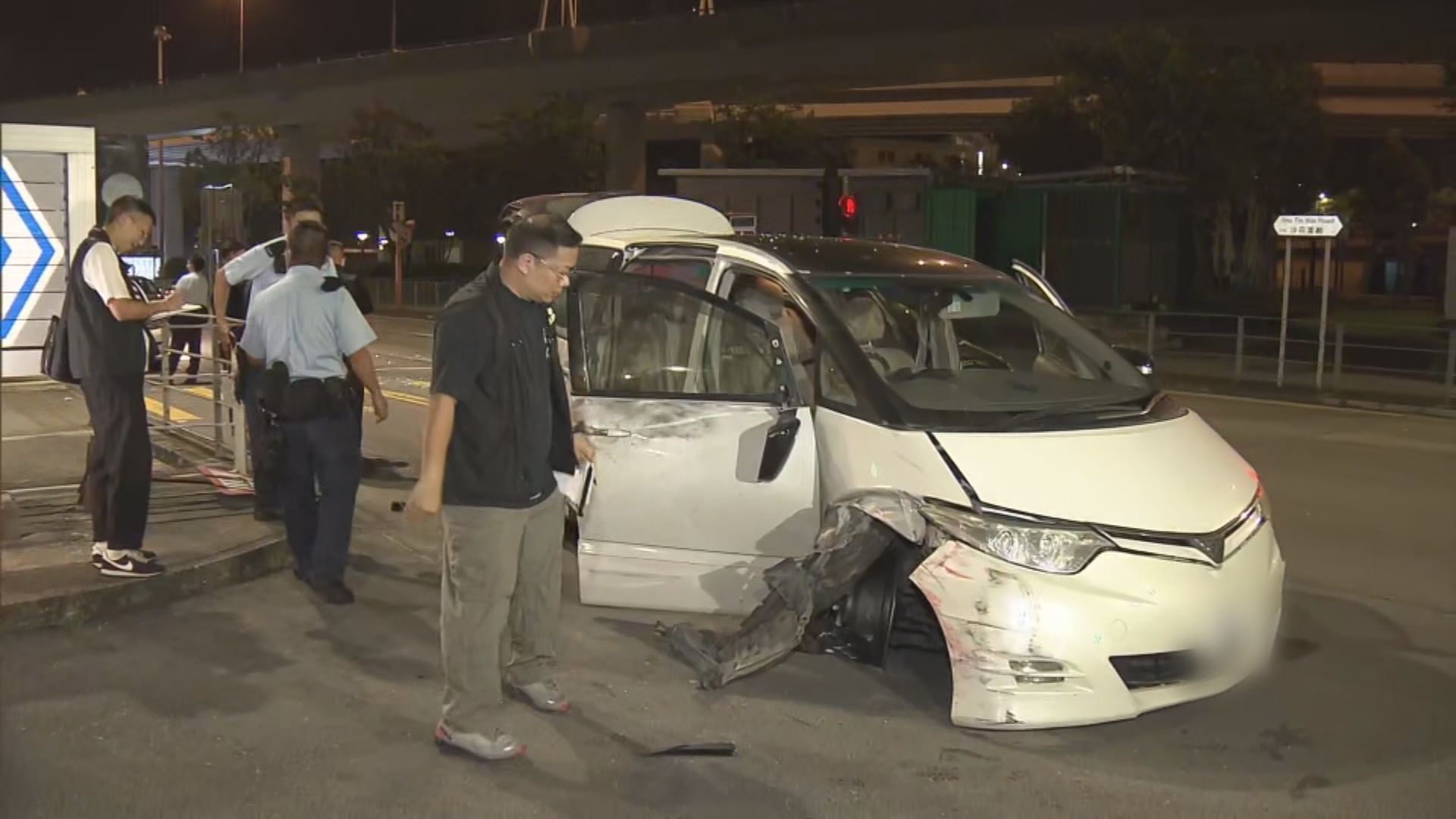 沙田七人車避警截與5車相撞 司機棄車逃去