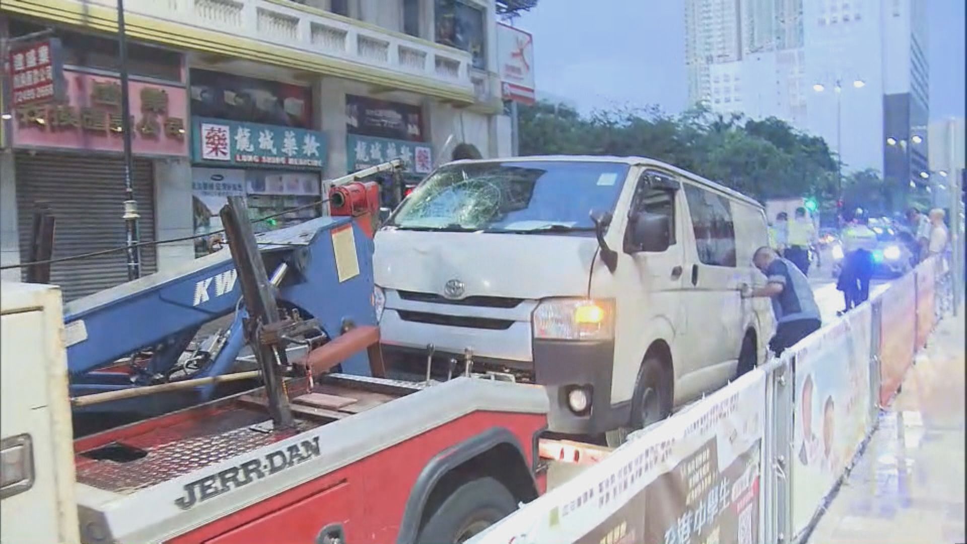 尖沙咀男子遭客貨車撞倒　昏迷送院