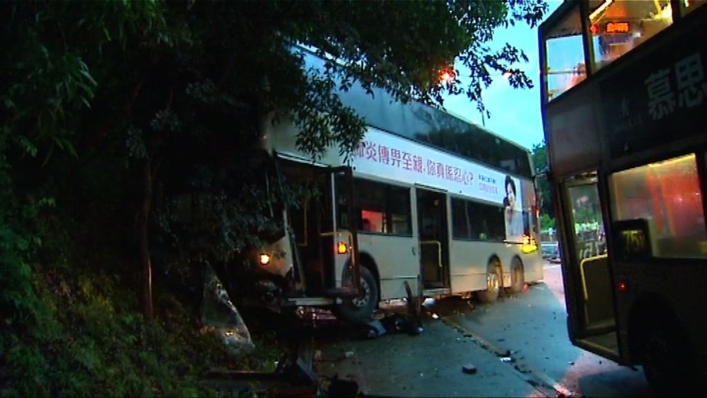 大埔汀角路巴士客貨車相撞四傷