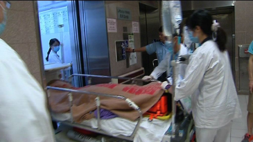 黃大仙61歲女人遭小巴撞倒昏迷