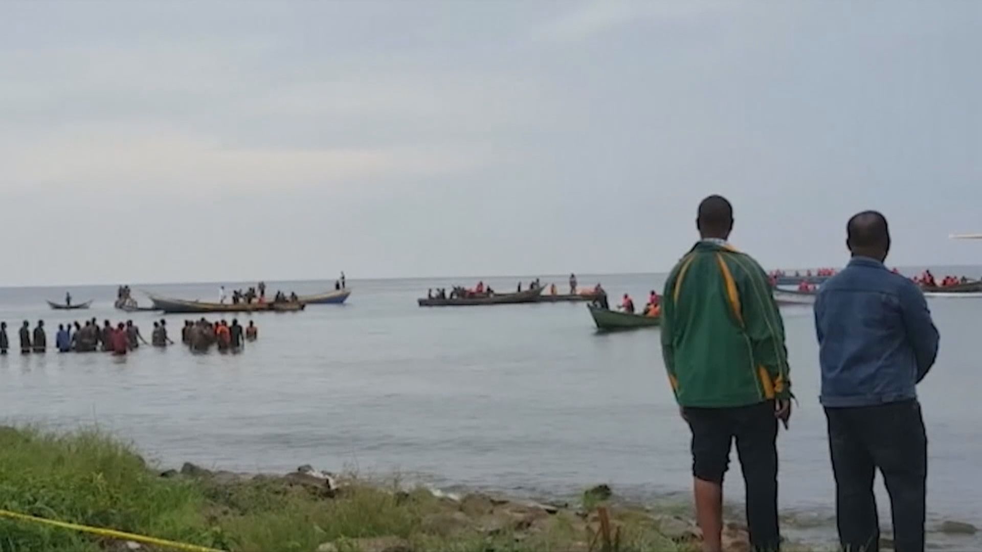 坦桑尼亞一架小型客機墜落湖泊　最少三死