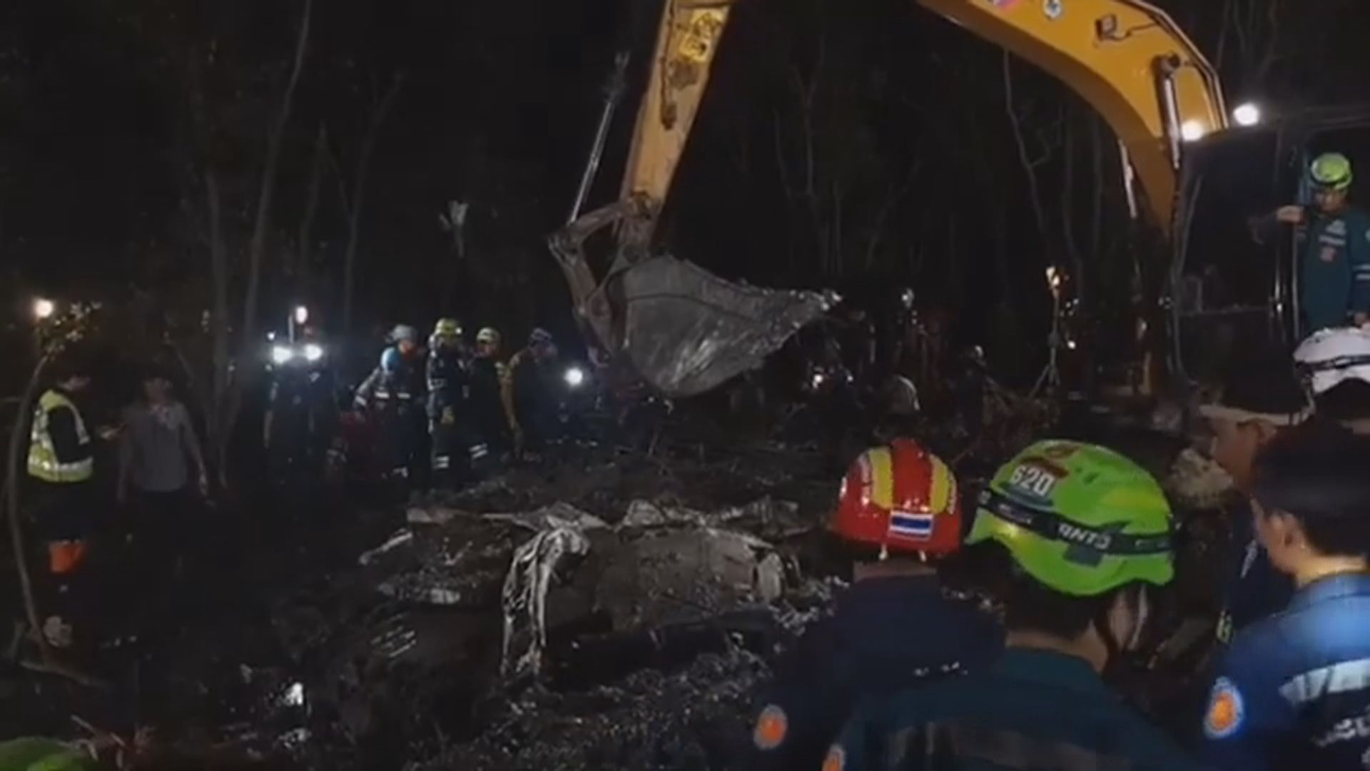 泰國小型飛機墜毀九人死亡　本港入境處：涉事人員非香港居民