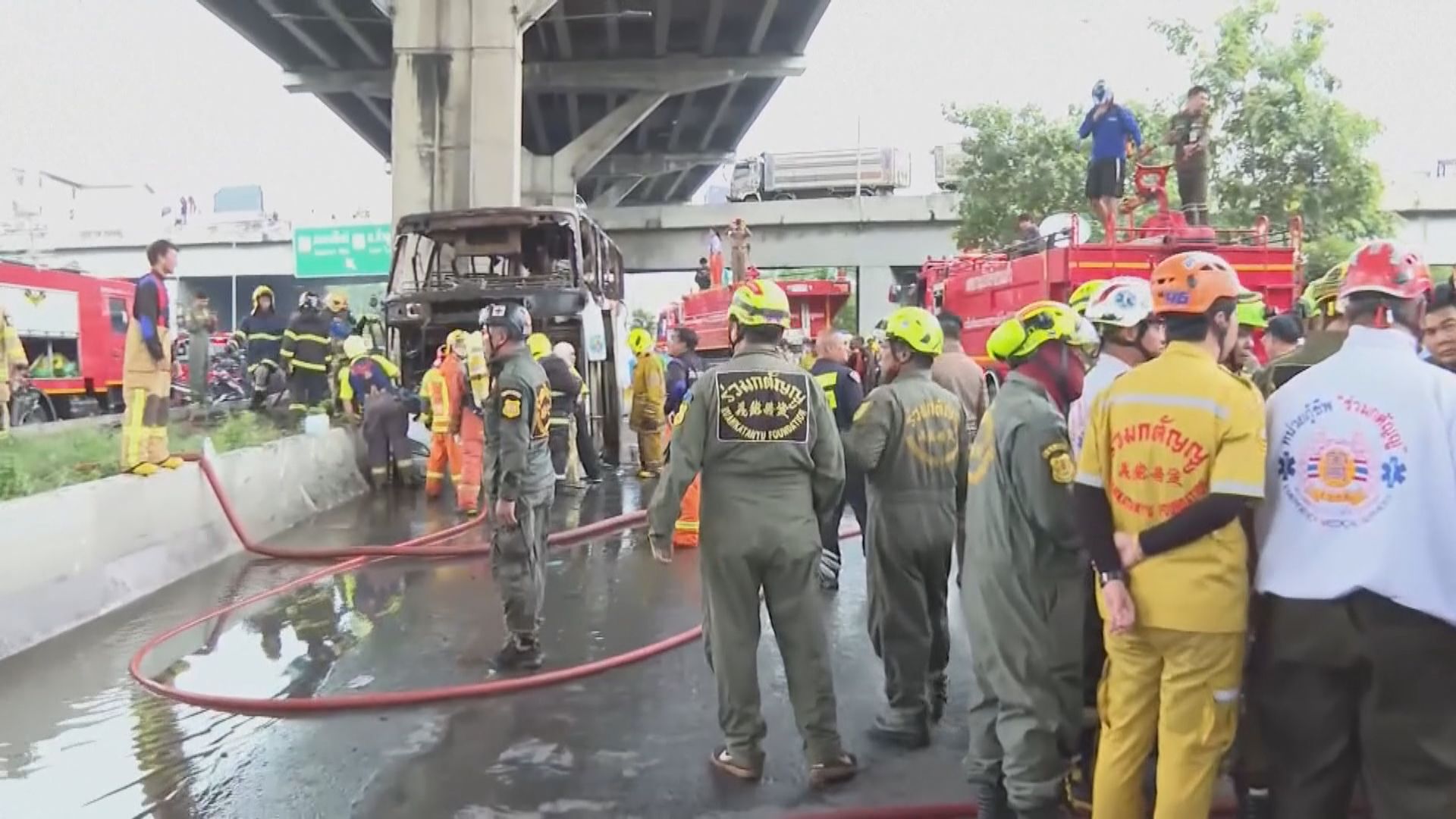 泰國曼谷校巴起火　當局確認25人死亡