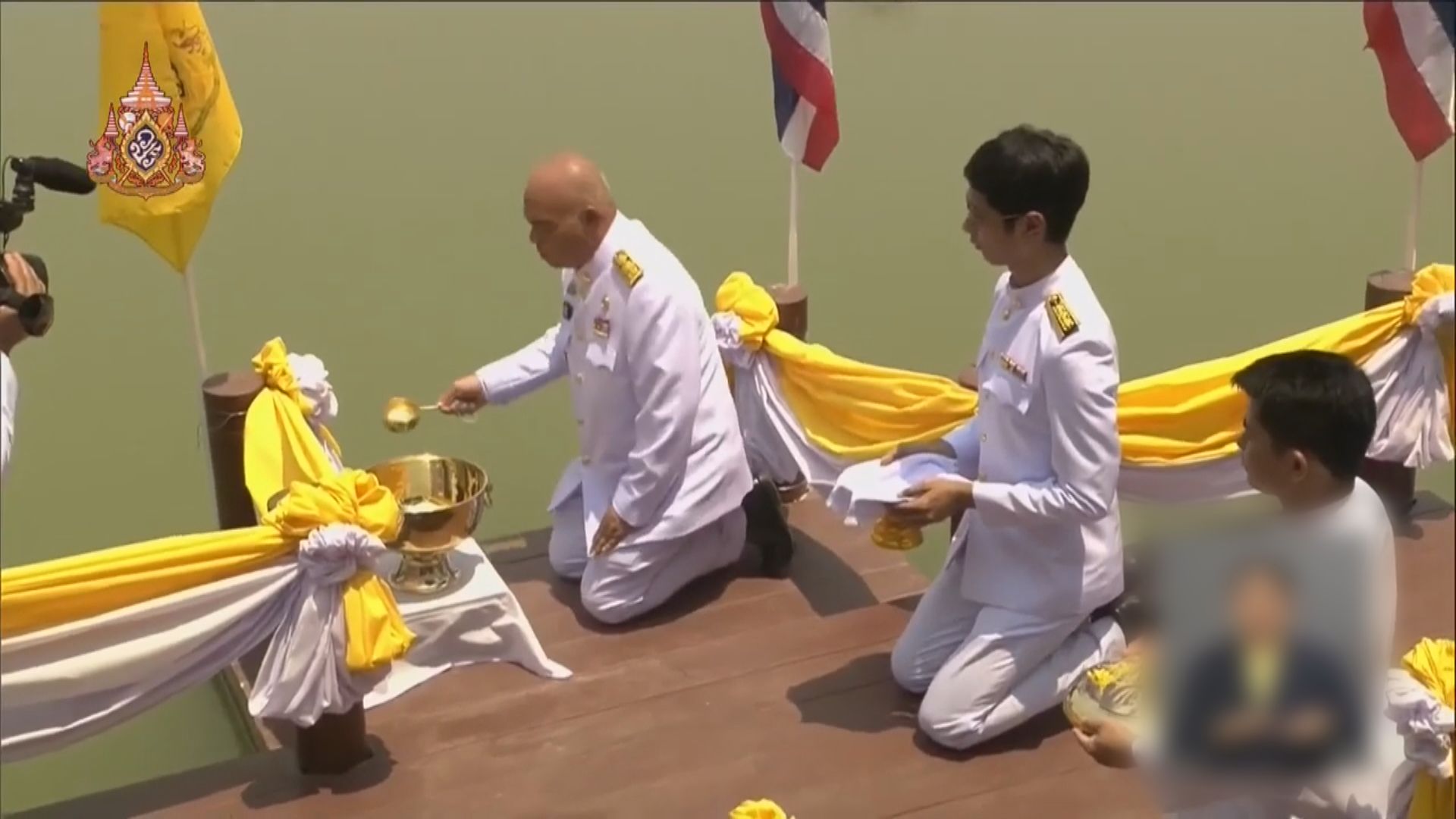 泰國採集聖水為哇集拉隆功下月加冕準備