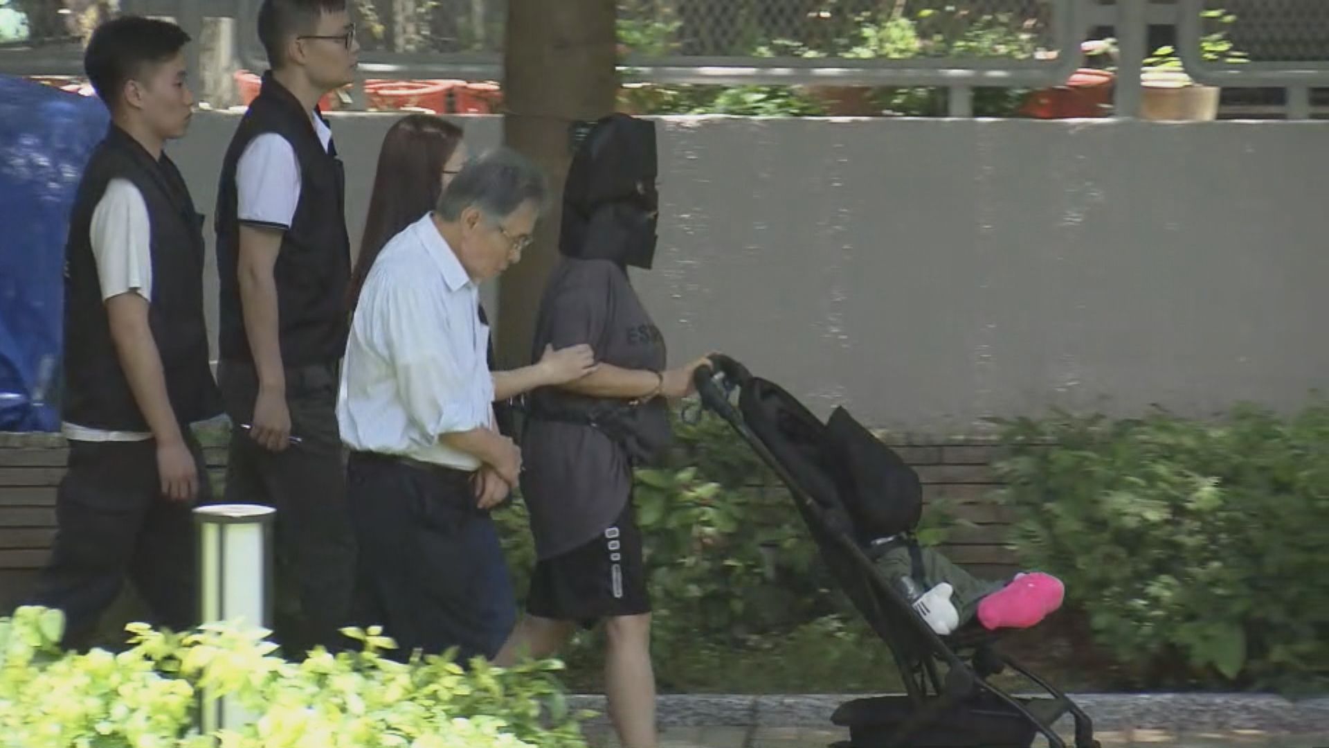 將軍澳綁架案重組案情 疑犯模擬嬰兒車運走男童