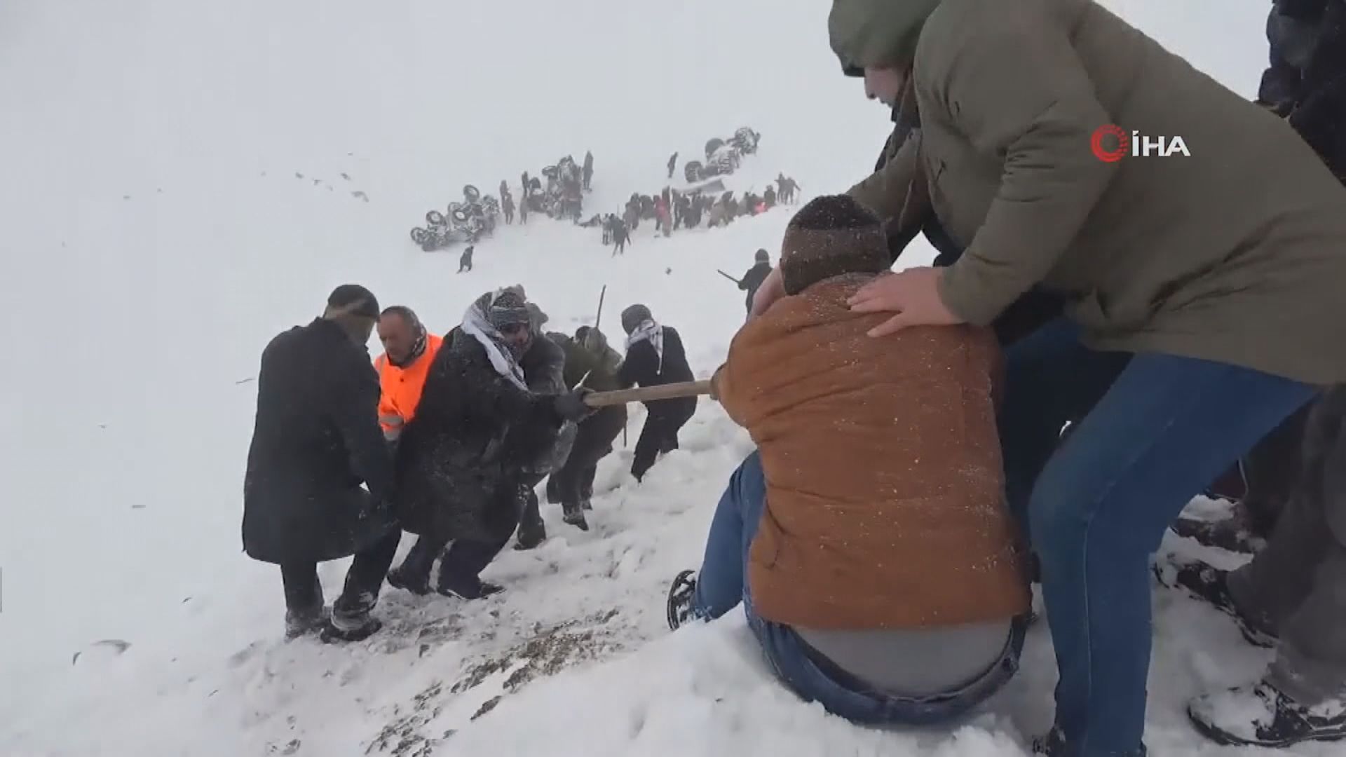 土耳其東部連續兩日雪崩逾30死