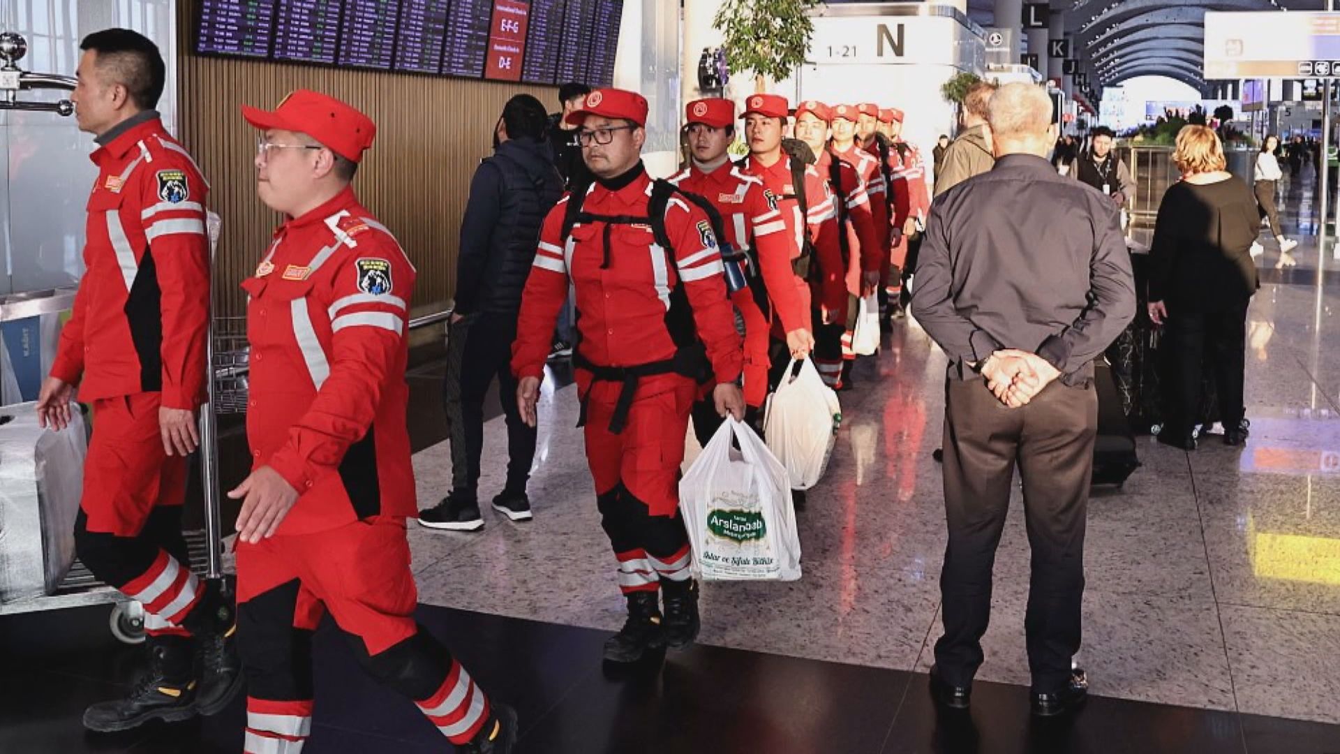 中國救援人員離開土耳其地震災區返國　特區救援隊同機返回
