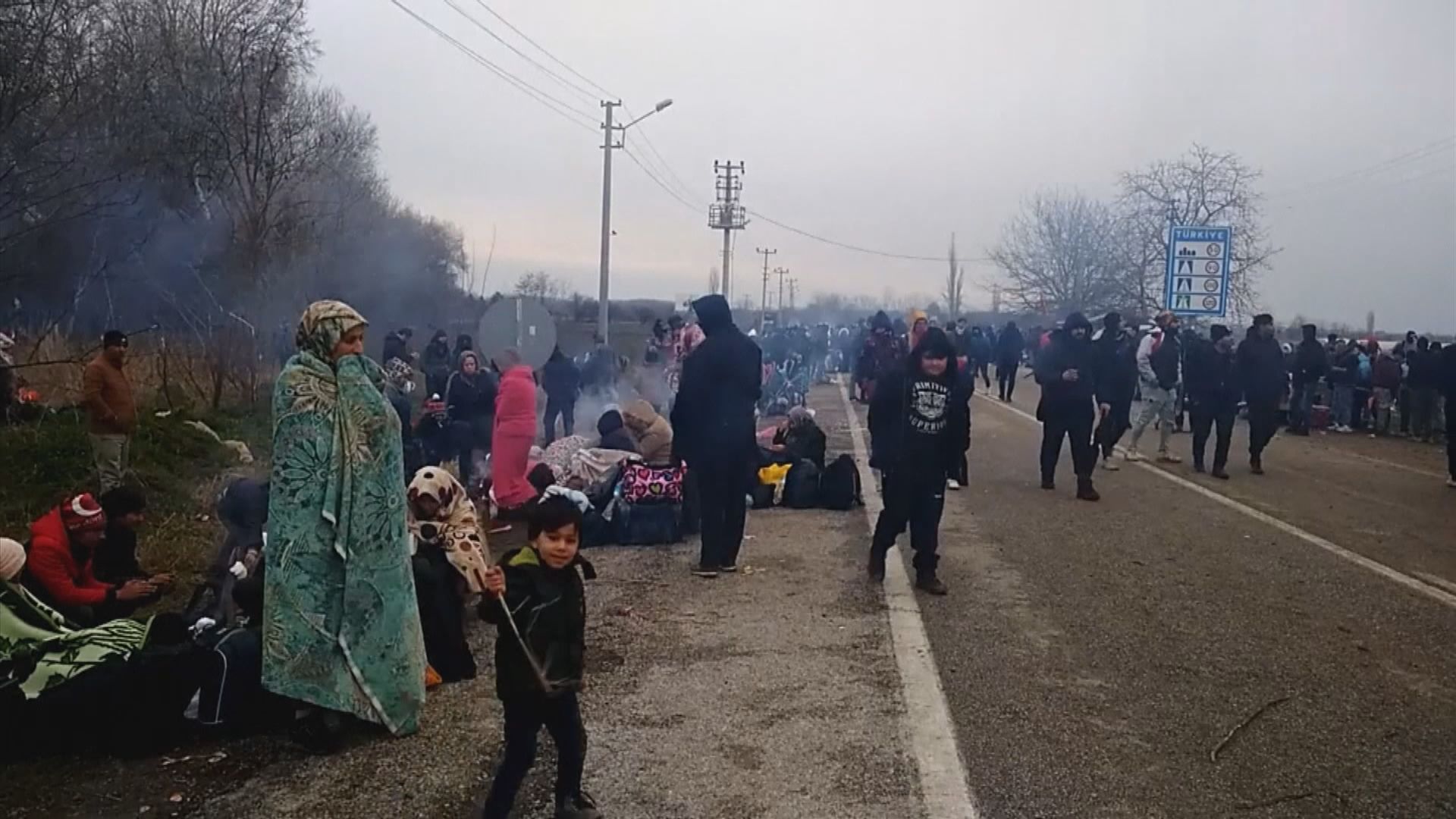 大批難民試圖由土耳其湧入希臘