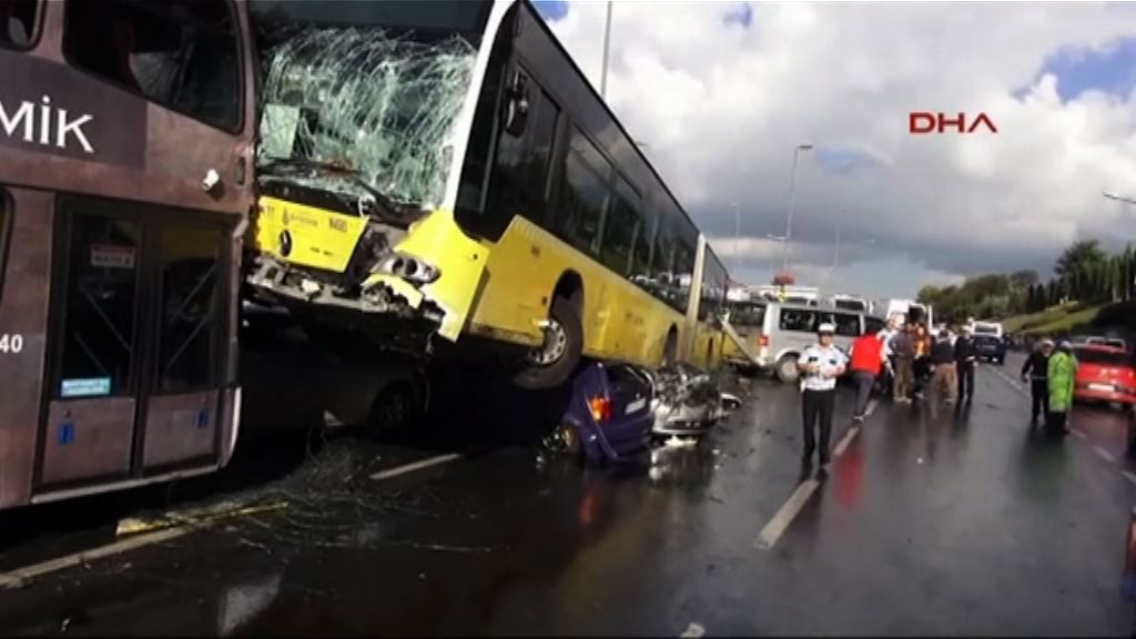 土巴士司機遇襲致意外11人傷
