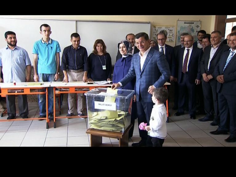 土耳其議會選舉　選民陸續投票
