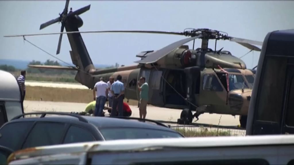 土軍直升機降落希臘尋求庇護
