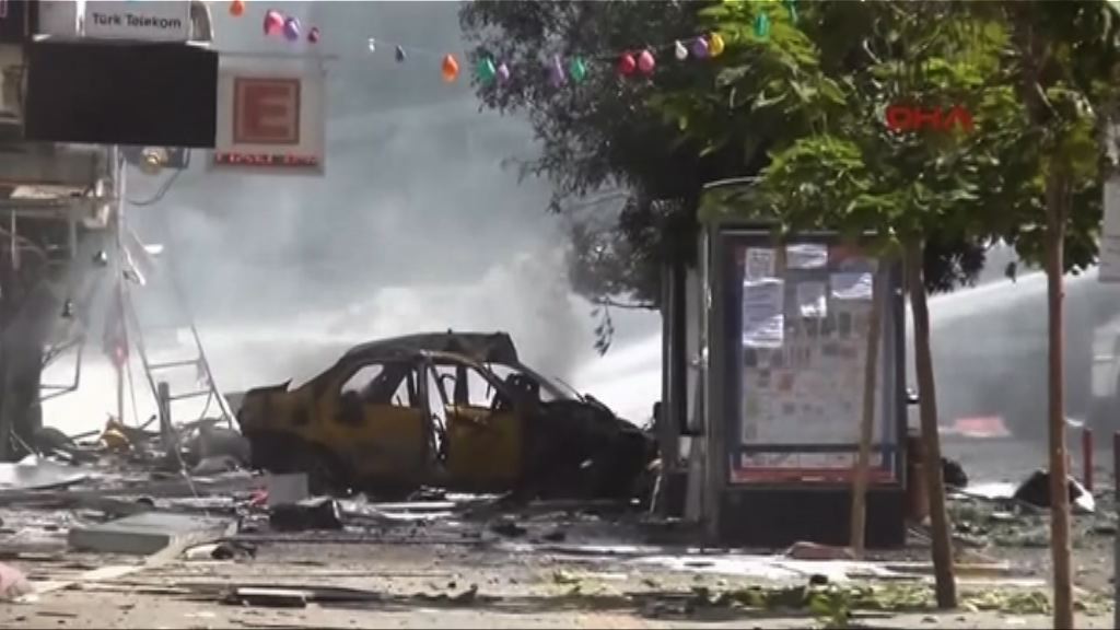 土耳其凡城遭受汽車炸彈襲擊48傷