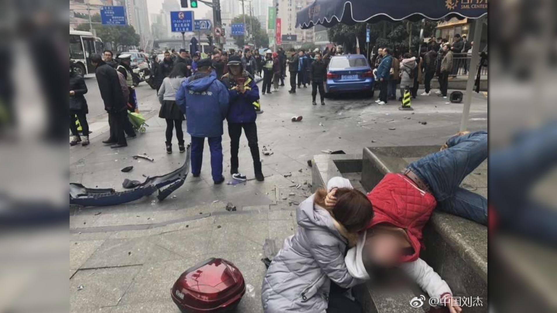 上海私家車撞途人交通事故　涉事司機被拘留