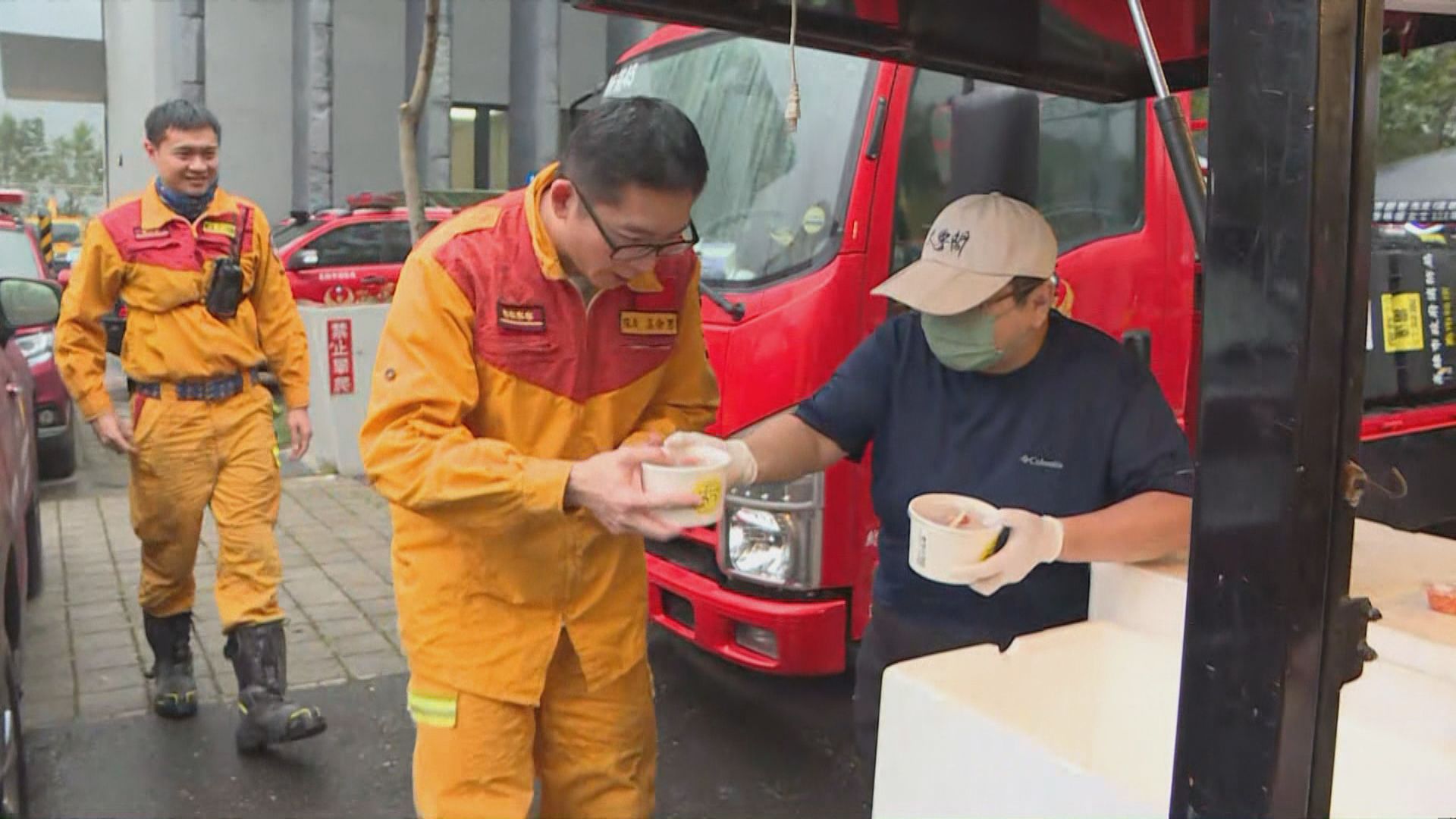 花蓮地震 有餐車老闆到太魯閣提供免費食物給救援人員