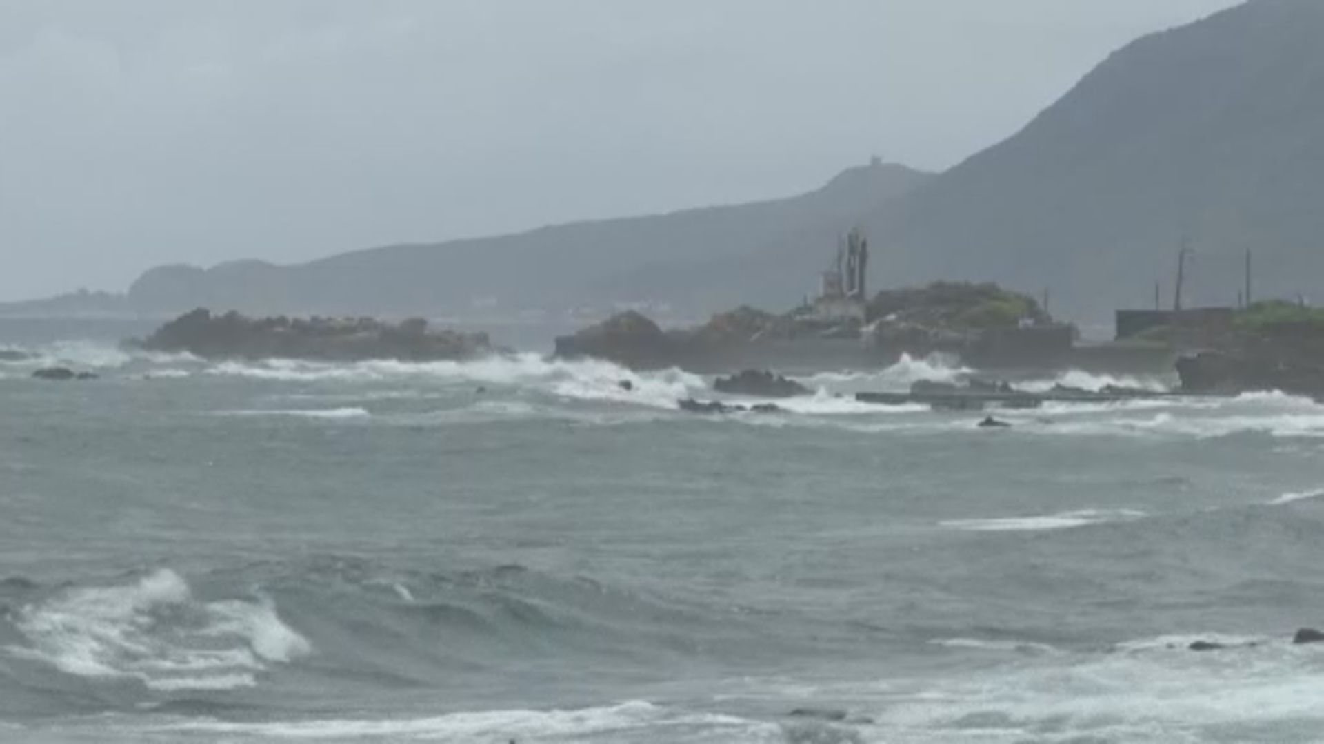 颱風燦都逼近台灣　當局擴大陸上警報範圍
