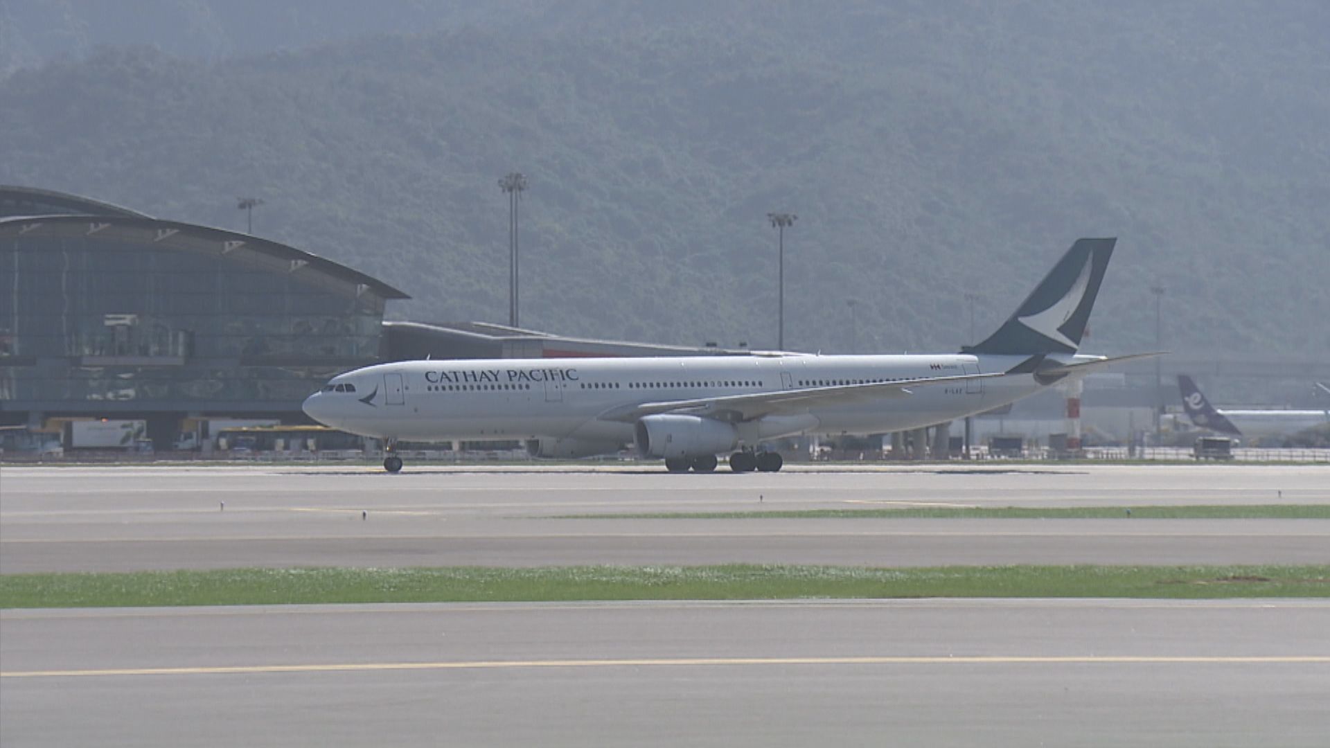 打風｜國泰航空延遲或取消明日航班