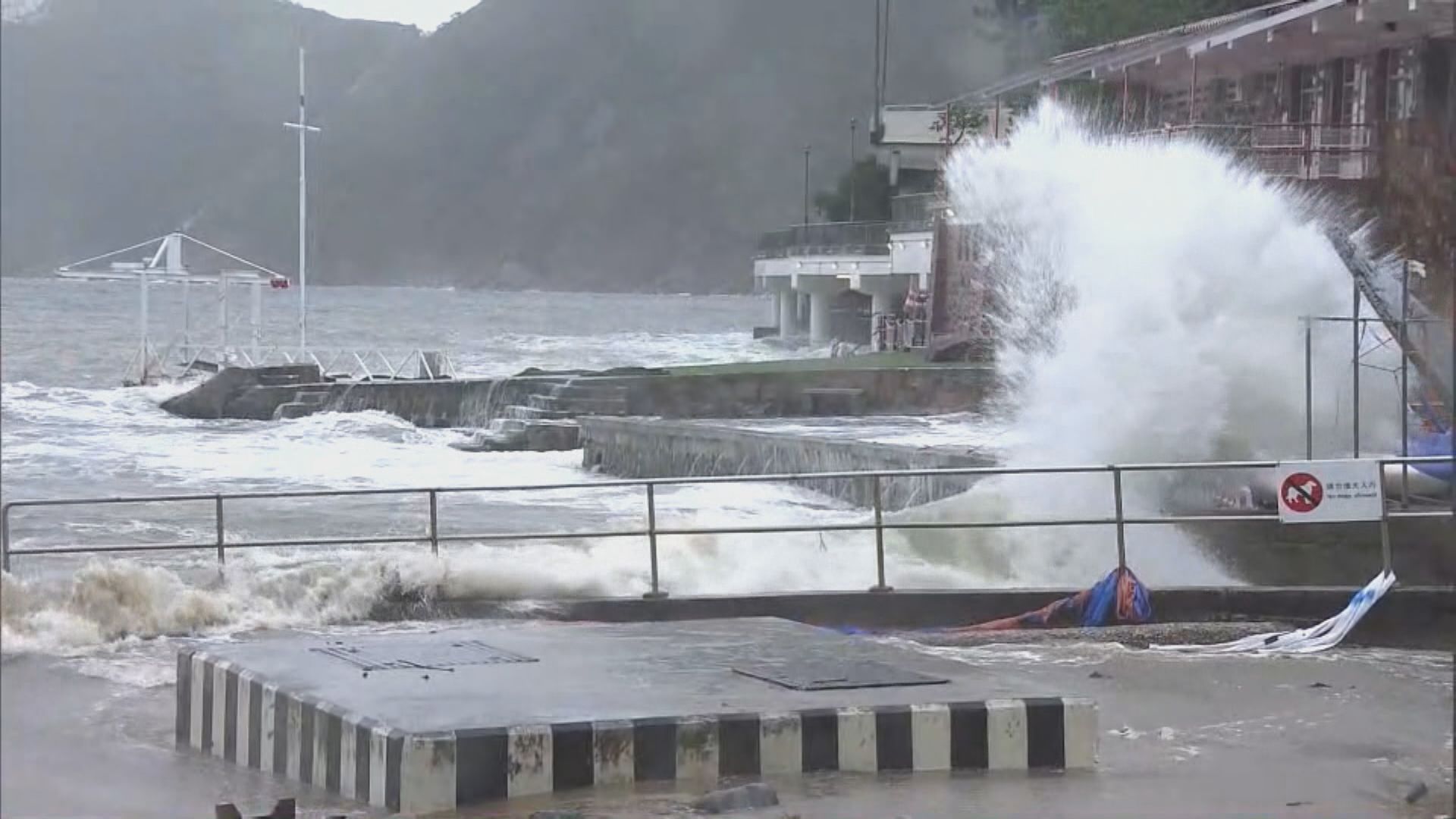 打風｜塔巴逐漸遠離　本港多處仍吹烈風有狂風大驟雨