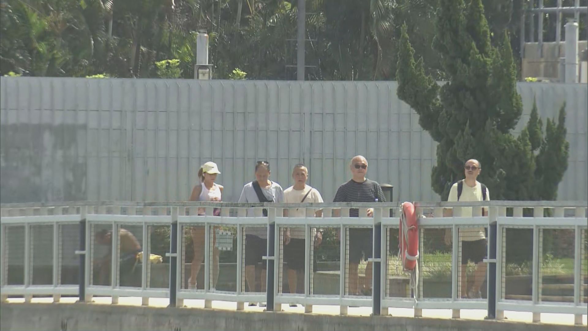 打風｜天文台考慮明日黃昏前後直接發出三號強風信號(湯偉圓報道)