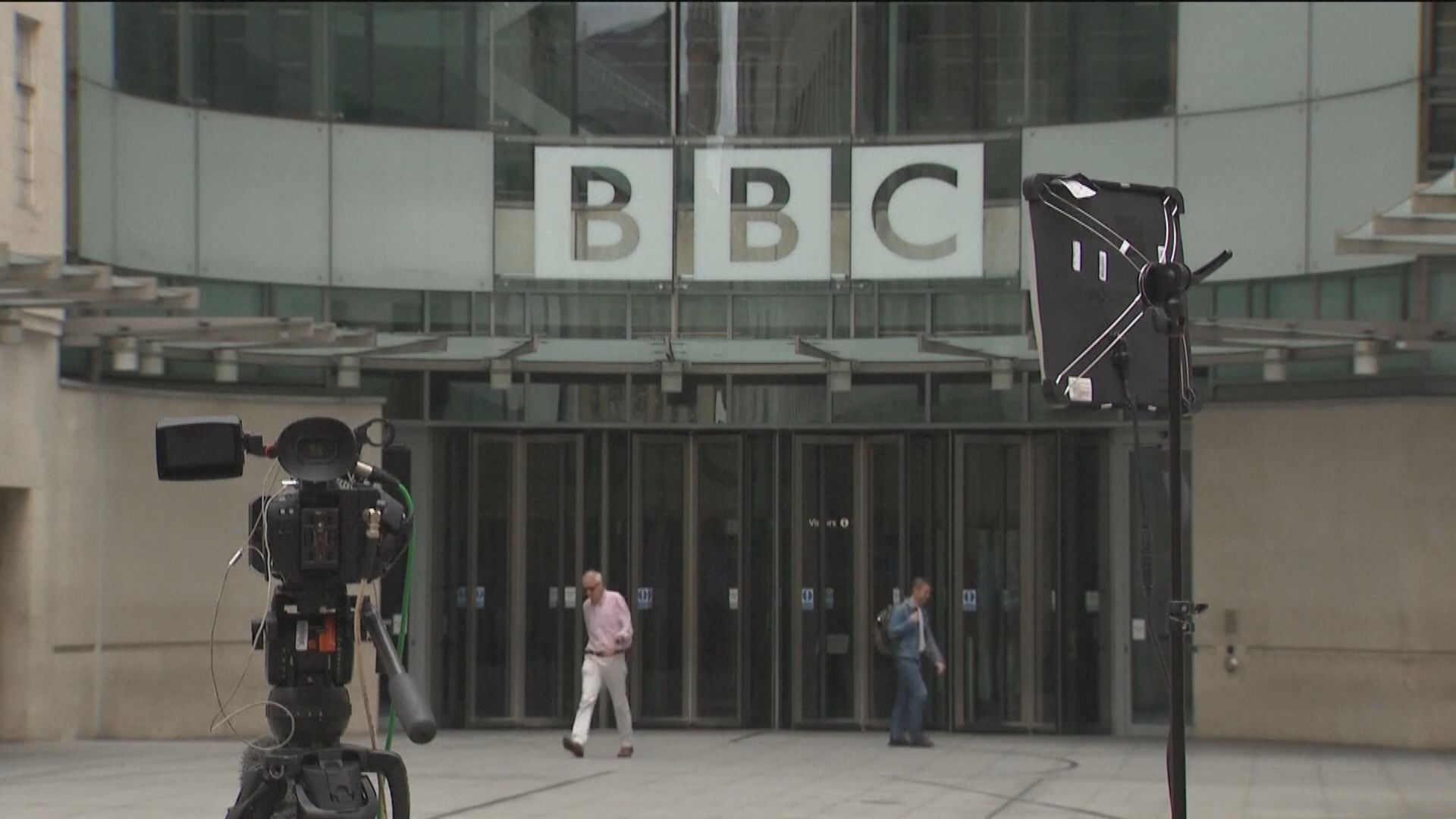 涉醜聞BBC主持已被停職 案中少年家人不滿BBC聲明