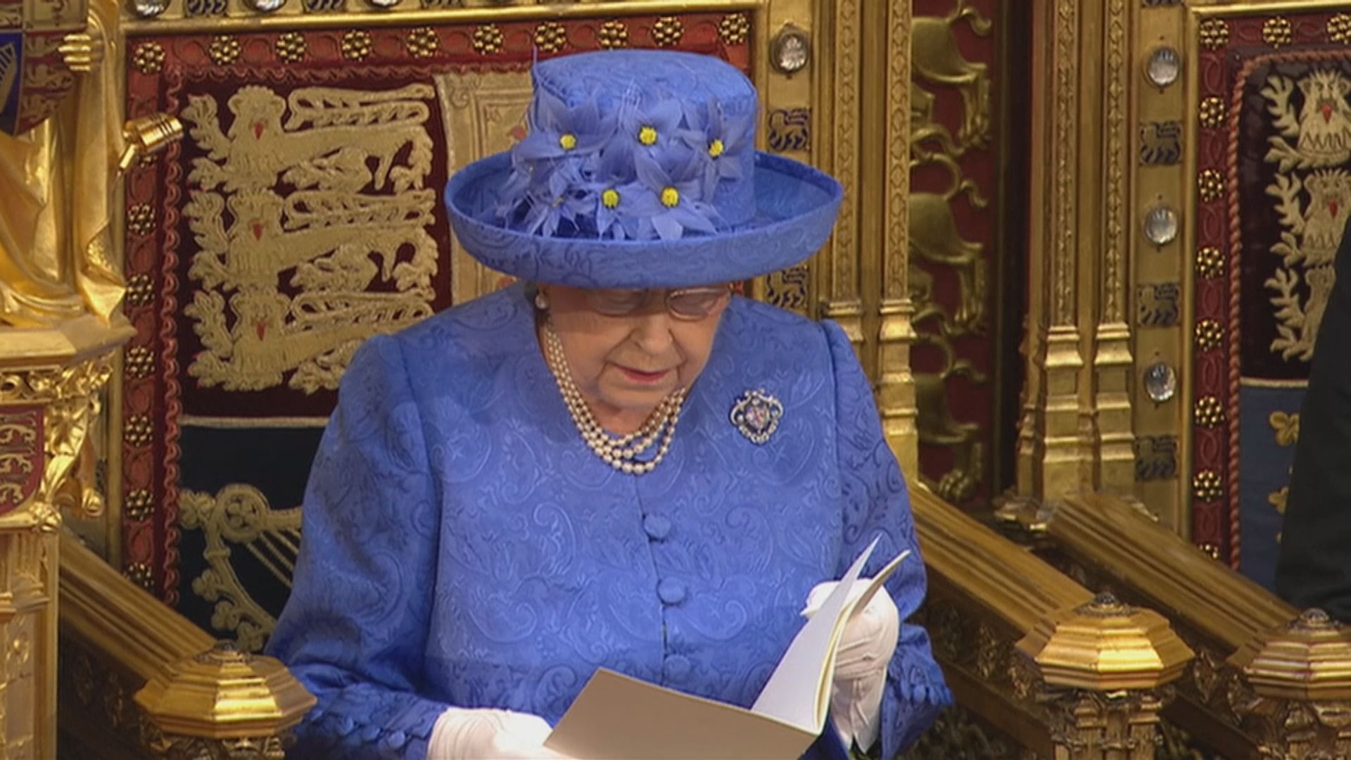 英女王批准推遲國會演說兩周