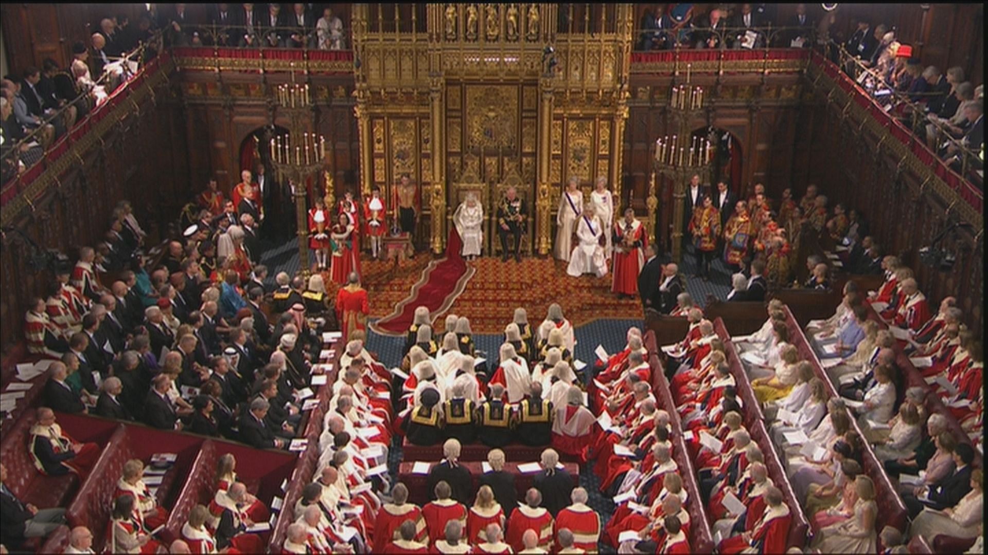 英女王到國會發表政府施政方針演說