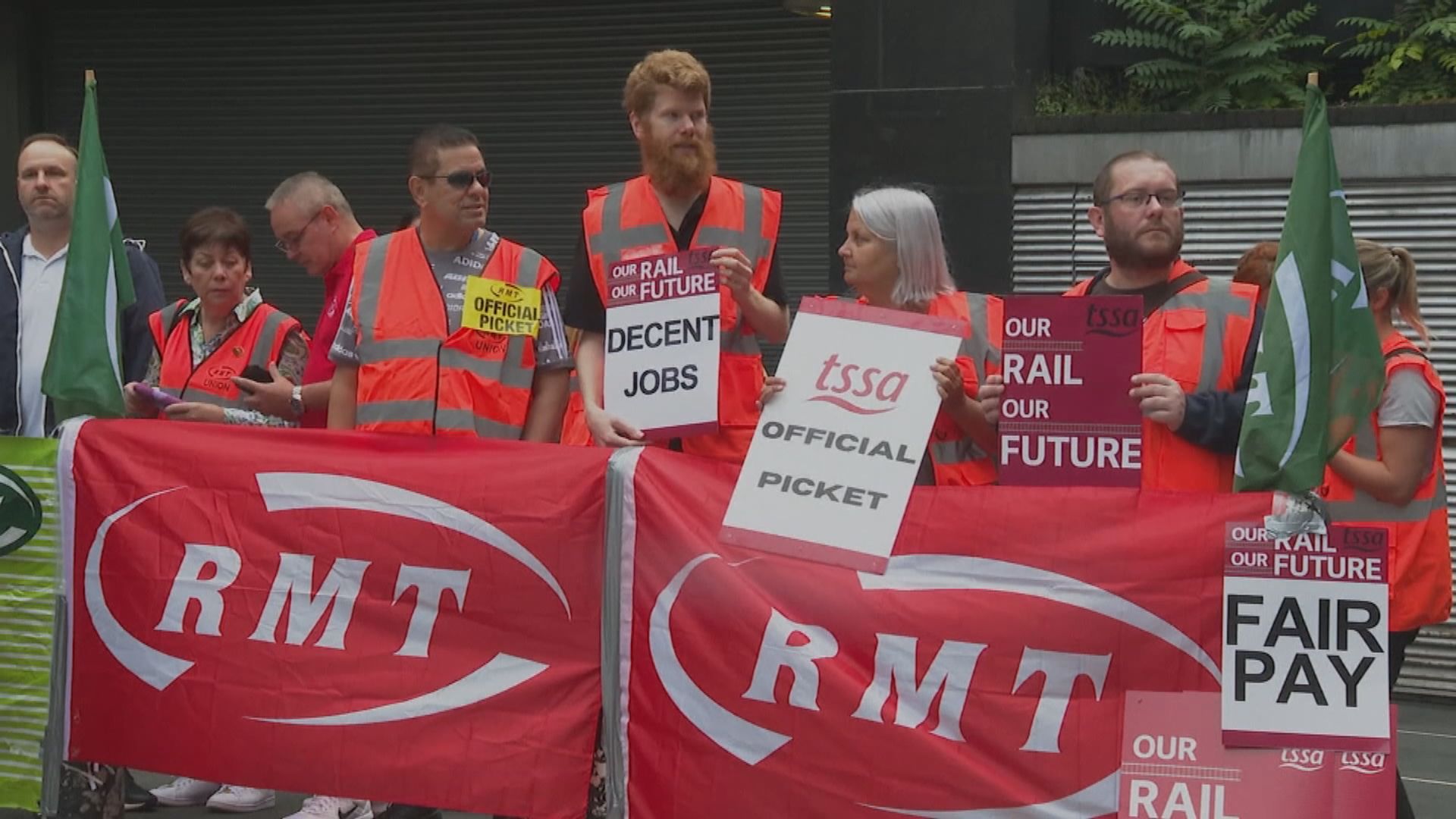 英國鐵路工人拒絕加薪方案　將如期發動罷工