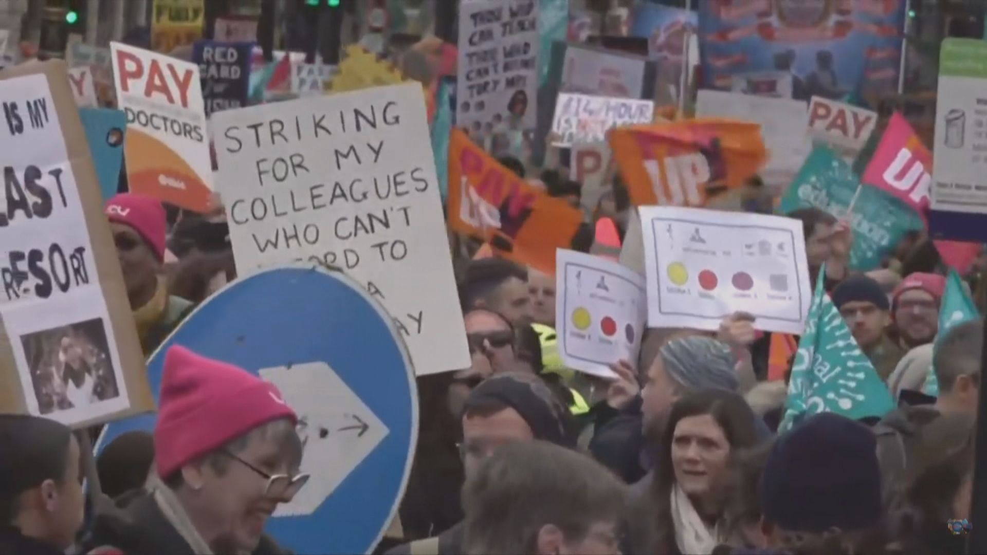 預算案公布同日　英國倫敦有大規模罷工遊行