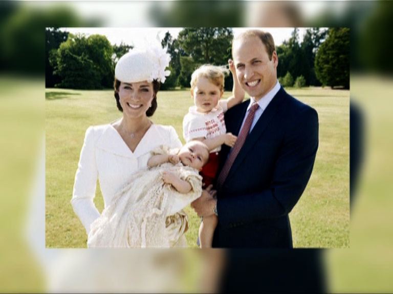 英國王室發放小公主官方照片